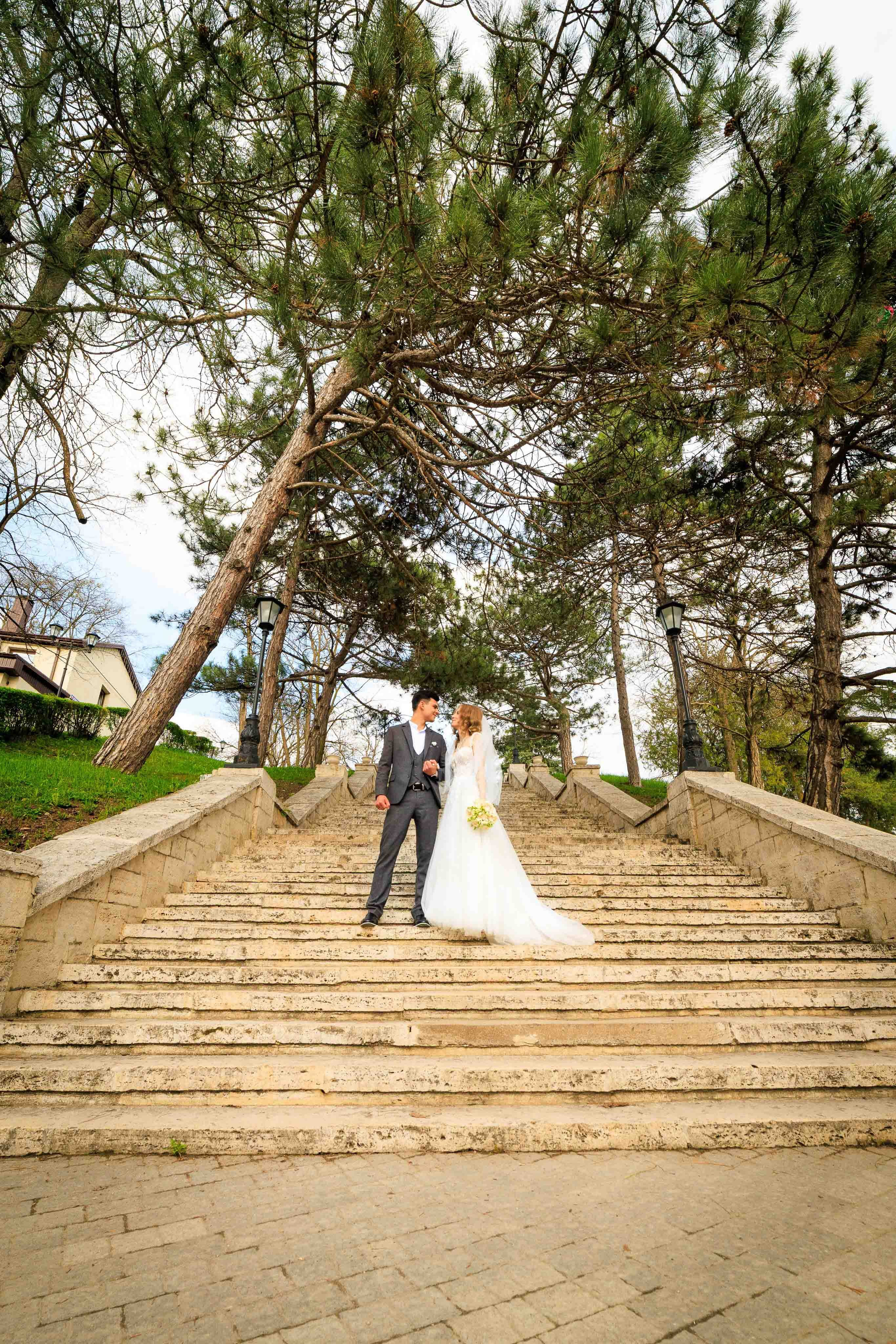 Фотограф на свадьбу в Пятигорске - стильные фото молодоженов