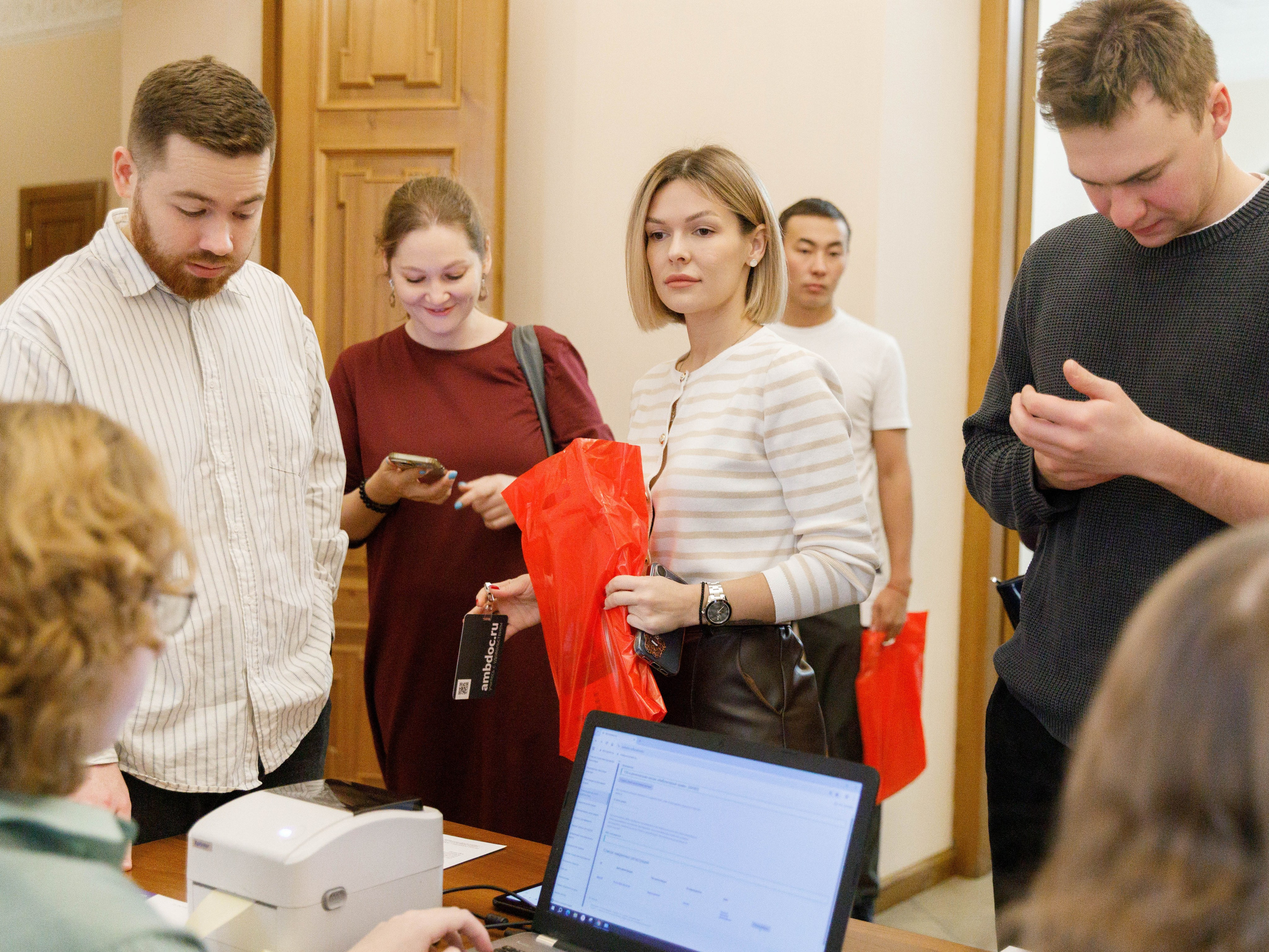 Сессия с профессорами. Дом Учёных 25.10.25. Репортажный фотограф в Новосибирске Алена Помазунова