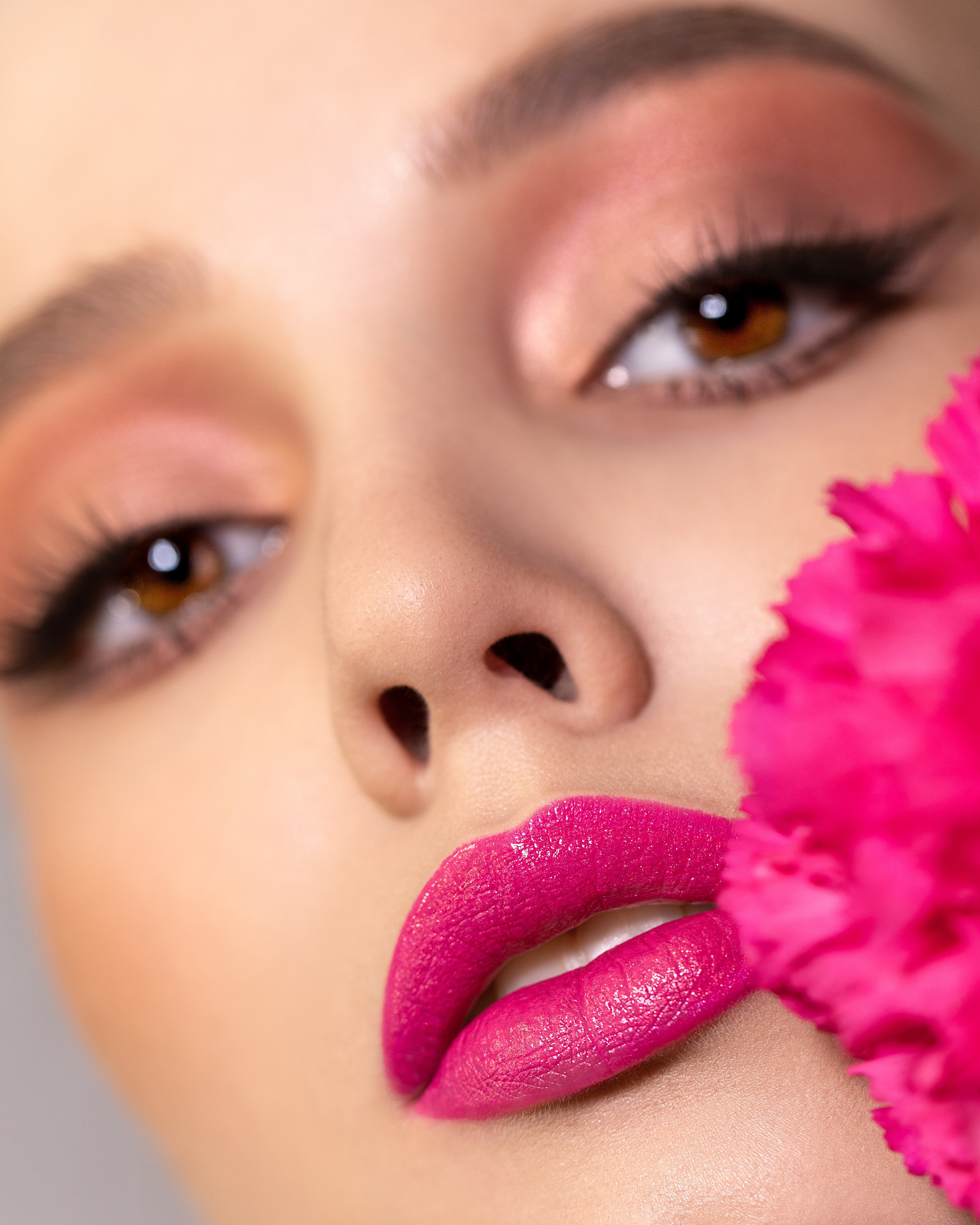 Съёмка косметики, парфюмерии, средств ухода (бьюти-бренды). Контент для визажистов, стилистов, блогеров. Рекламный фотограф Ксения Вершинина | Москва