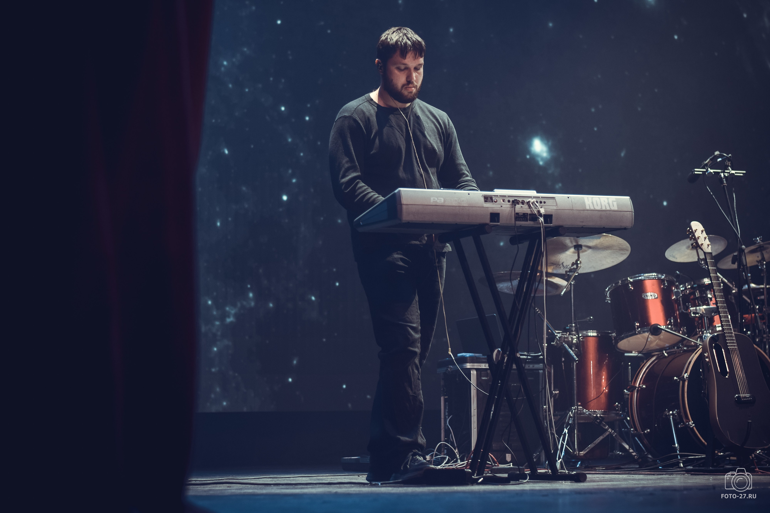 Антон Курдюмов фотограф в Хабаровске Рина Курдюмова фото27 foto27 Антон Дорофеев репортажный репортаж документалист Тони и Рина фотосоздатели ПаПаРоК Философия и любовь сольный концерт ОДОРА Хабаровск