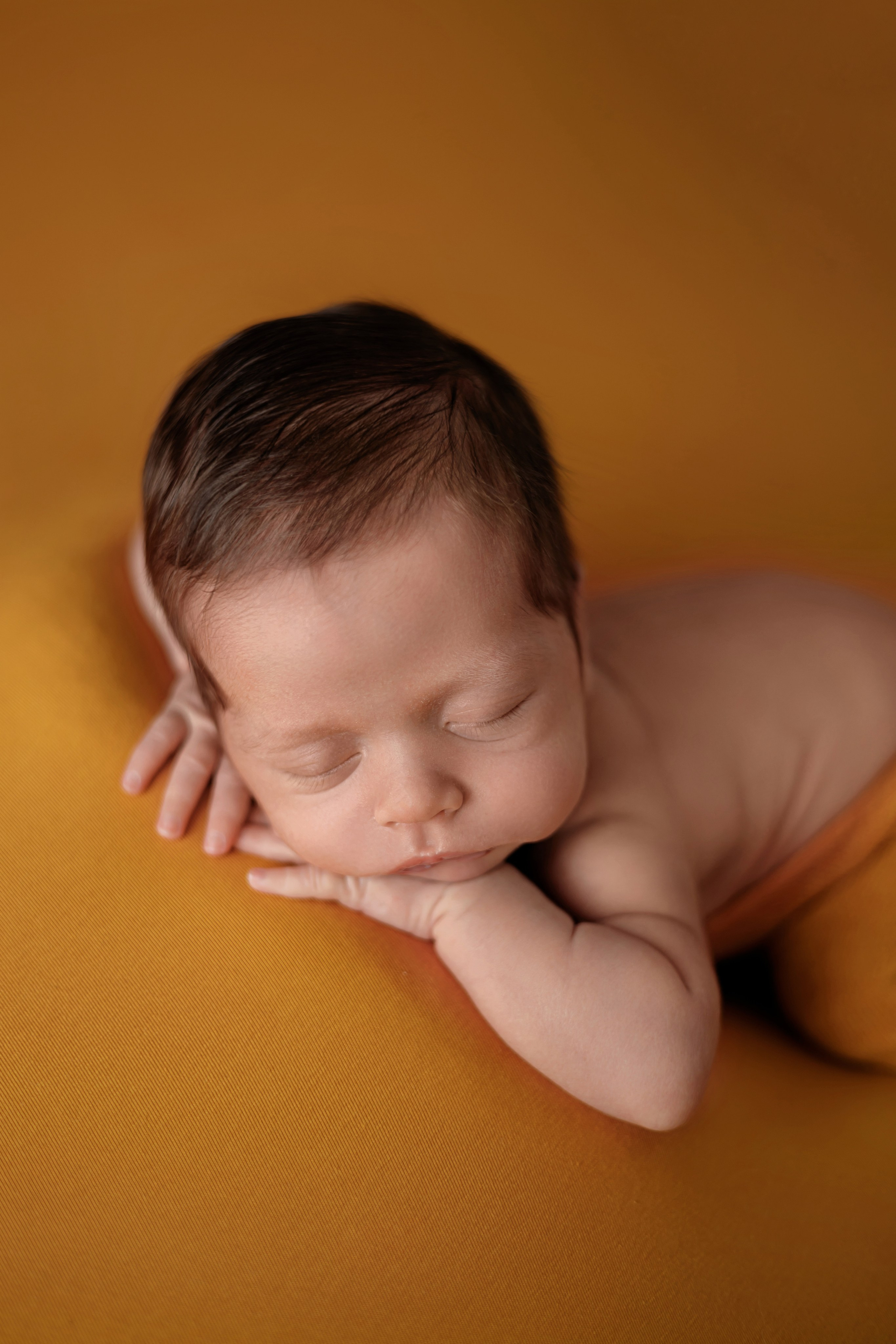 Умар. Евгения Горбунова фотограф новорожденных в Новом Уренгое