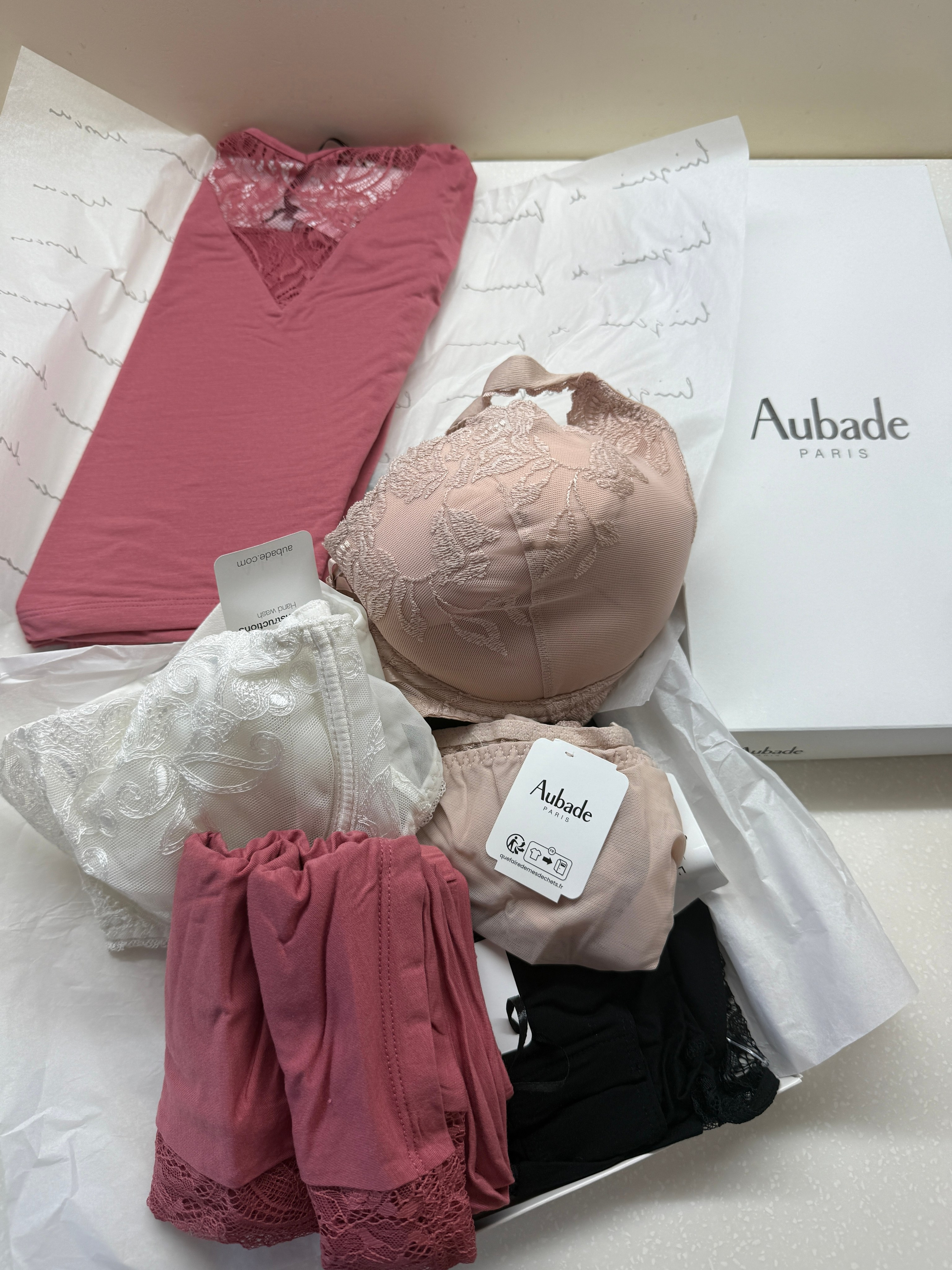 Нижнее белье и купальники. Ваш байер во Франции