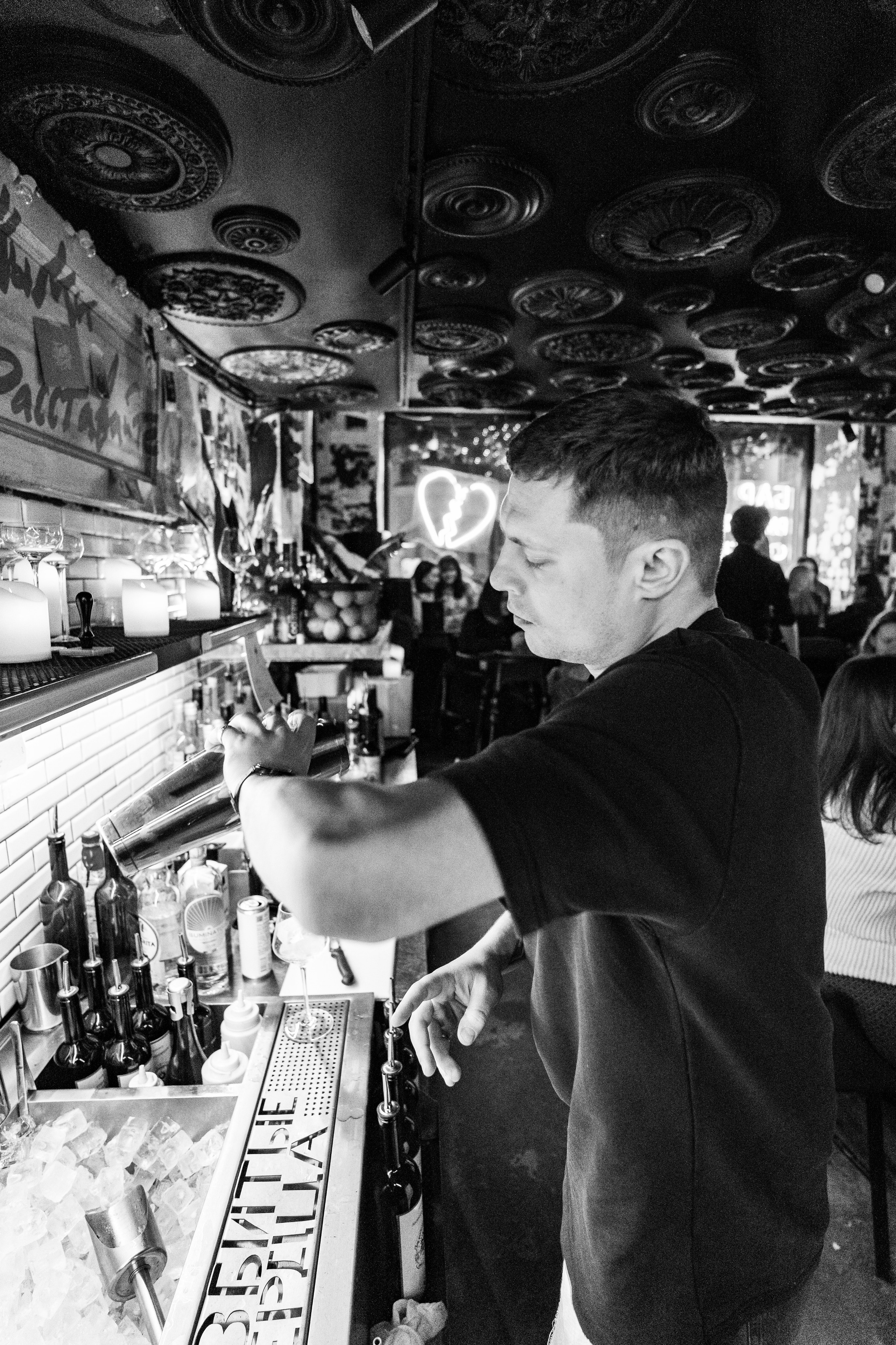 День святого Валентина в Баре разбитых сердец. Концертный и репортажный фотограф в Санкт-Петербурге Слава Пахомов