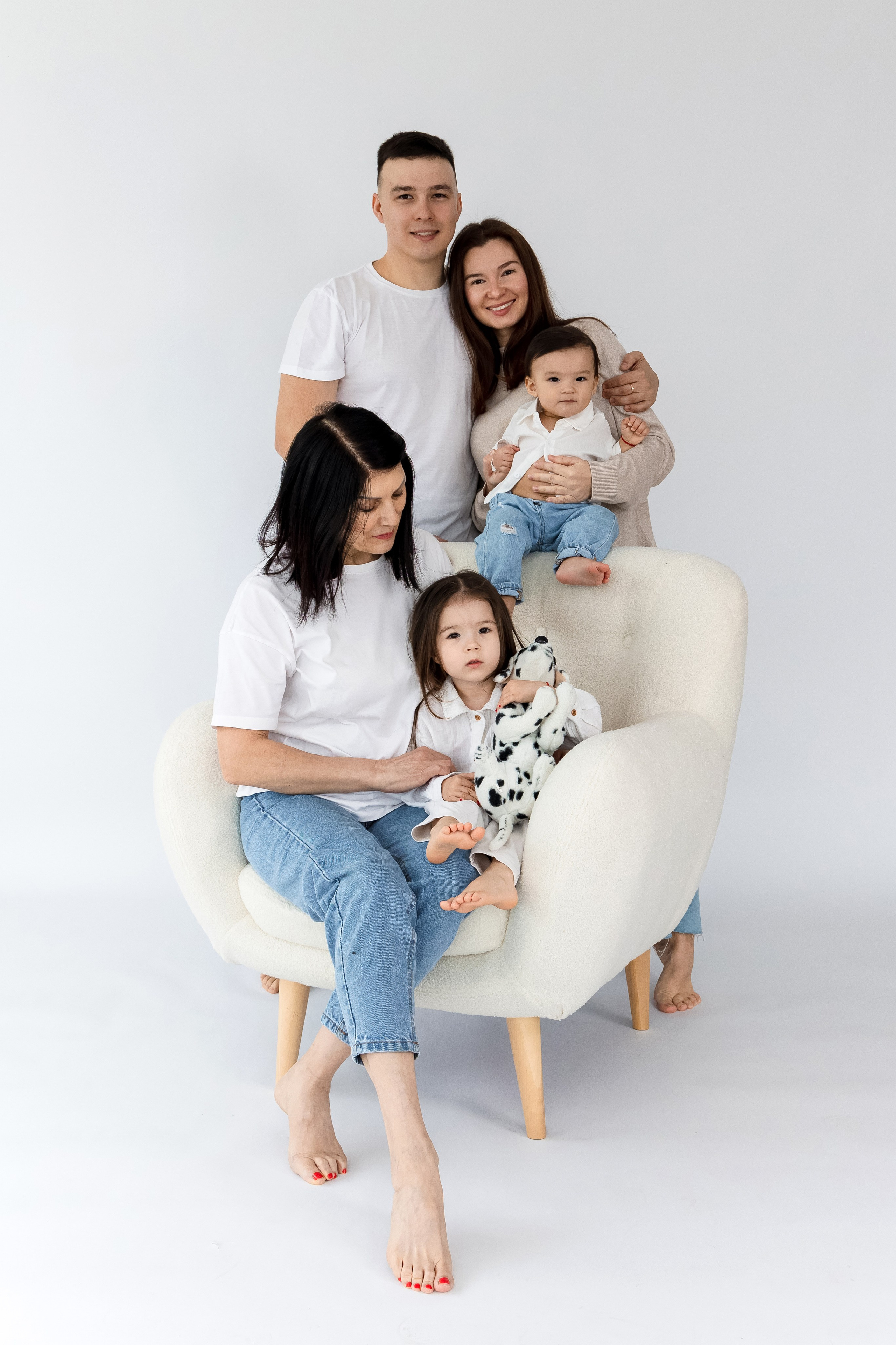 Луиза с семьёй. Свадебный и семейный фотограф в Каспийске Алёна Нурмагомедова