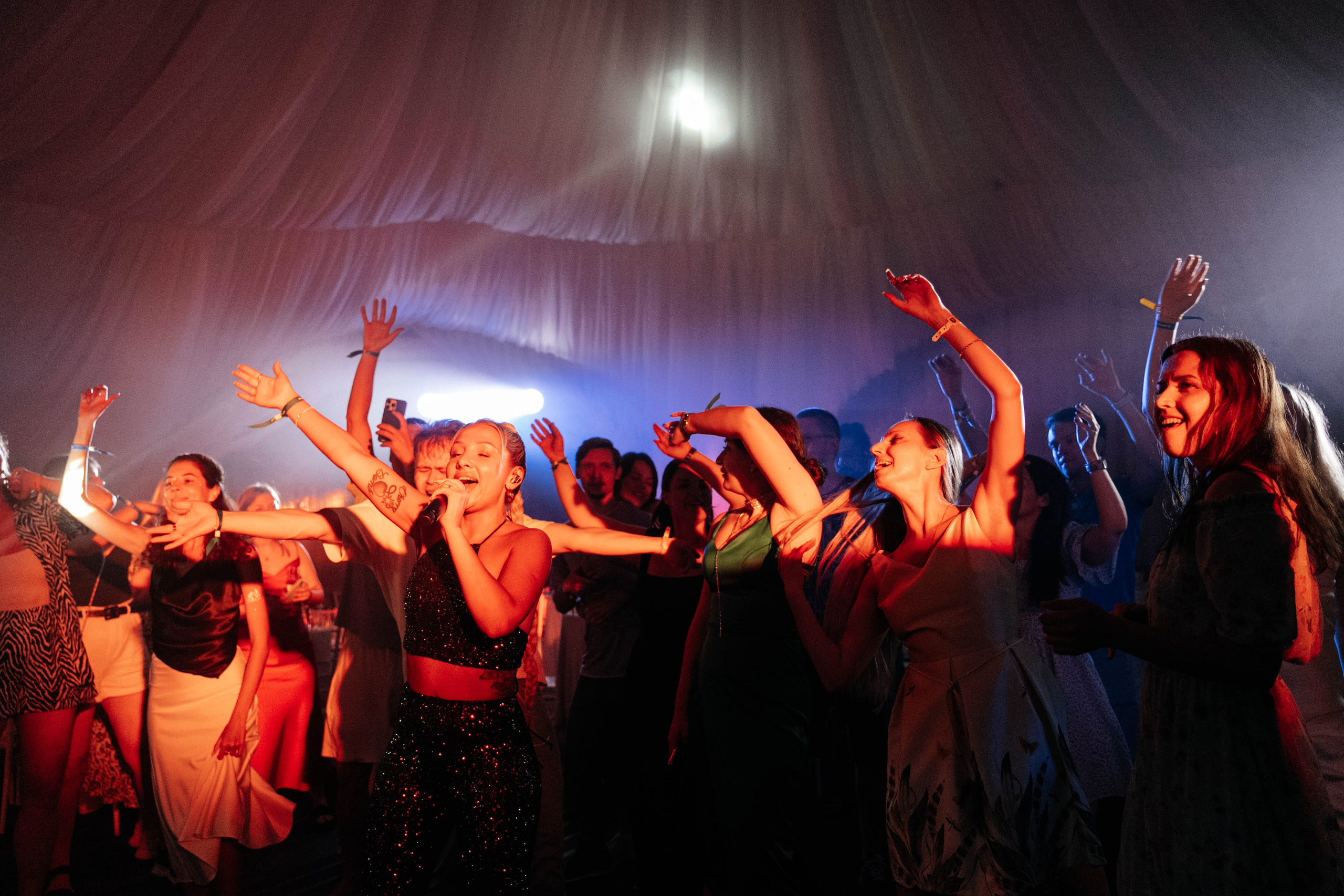 Бери заряд. Свадебный фотограф Москва Александра Аверкова