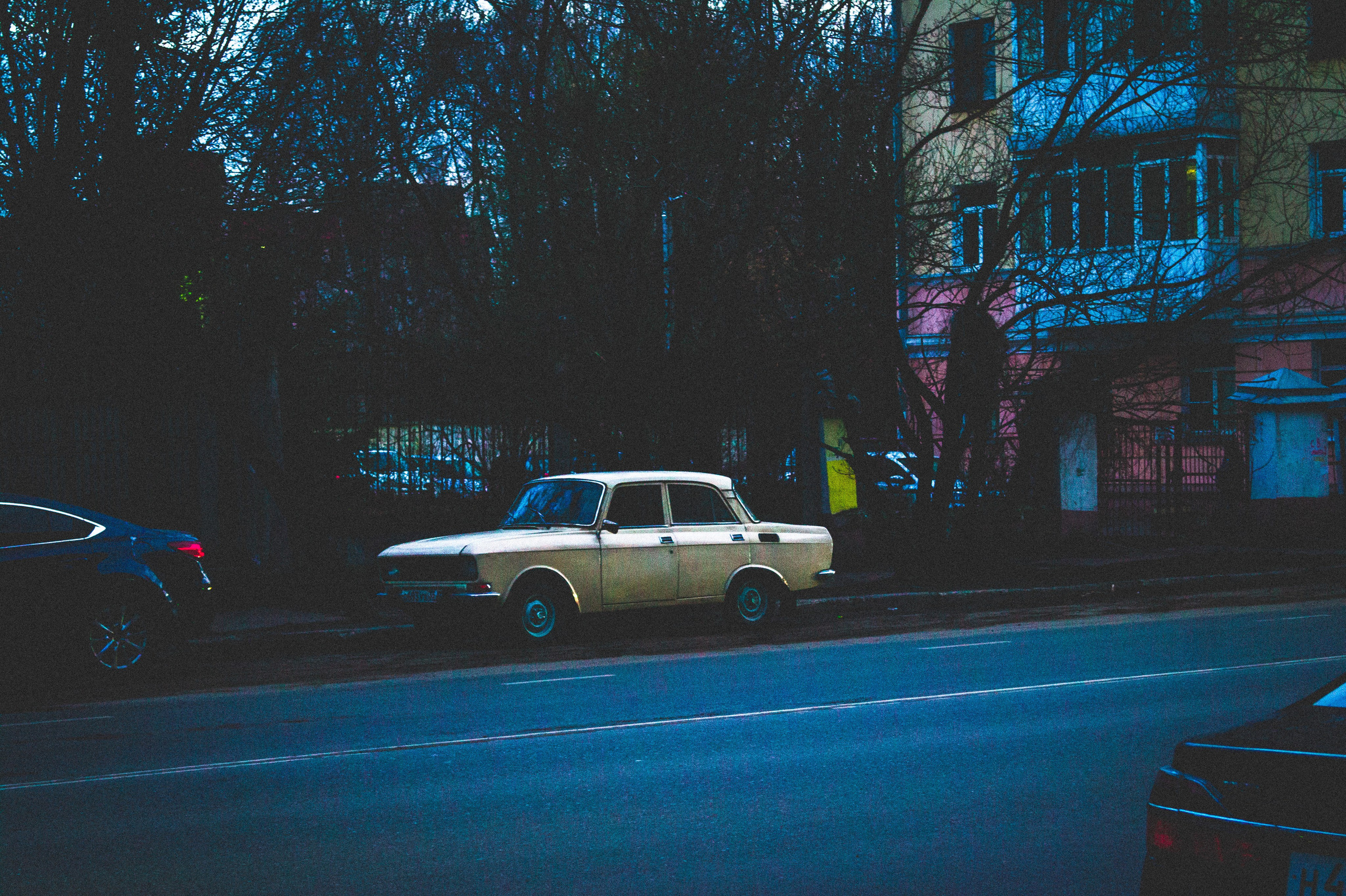 На телефоне. Den Mirov — Фотограф, Музыкант