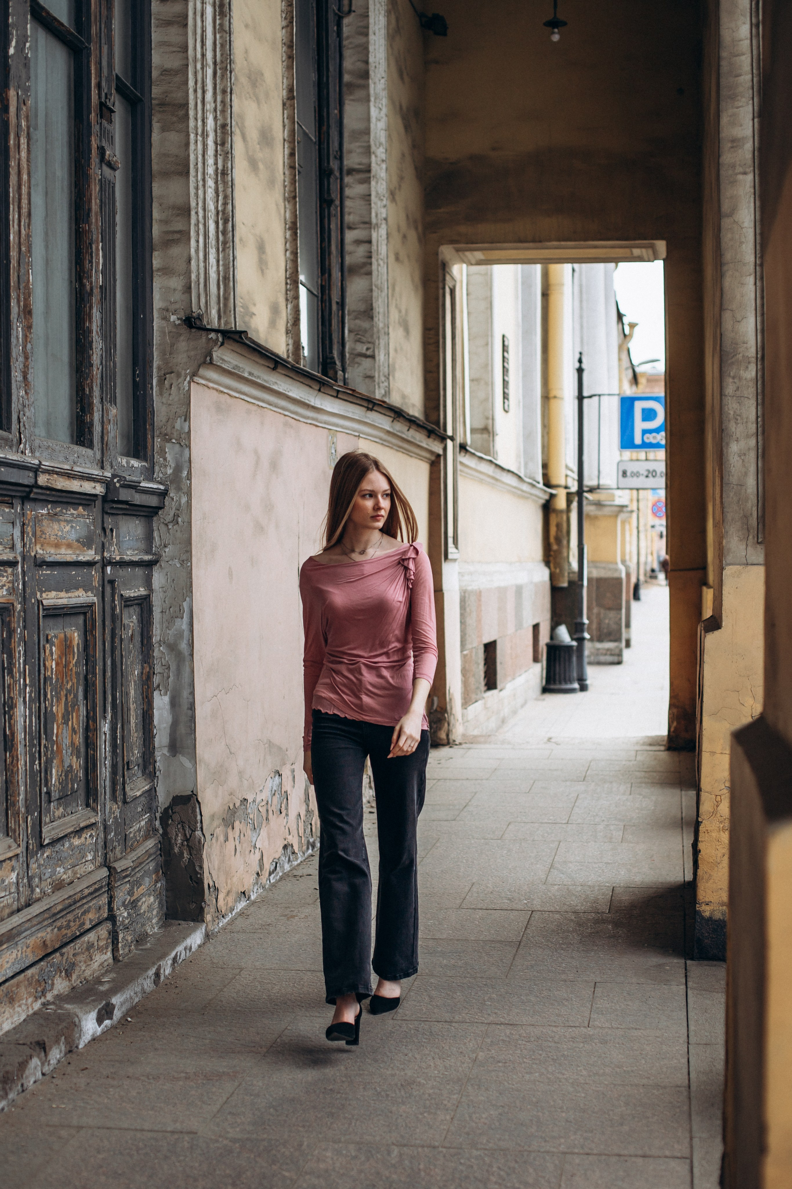 Юлия в мае. Фотопрогулка в Петербурге. Индивидуальный и семейный фотограф в Санкт-Петербурге