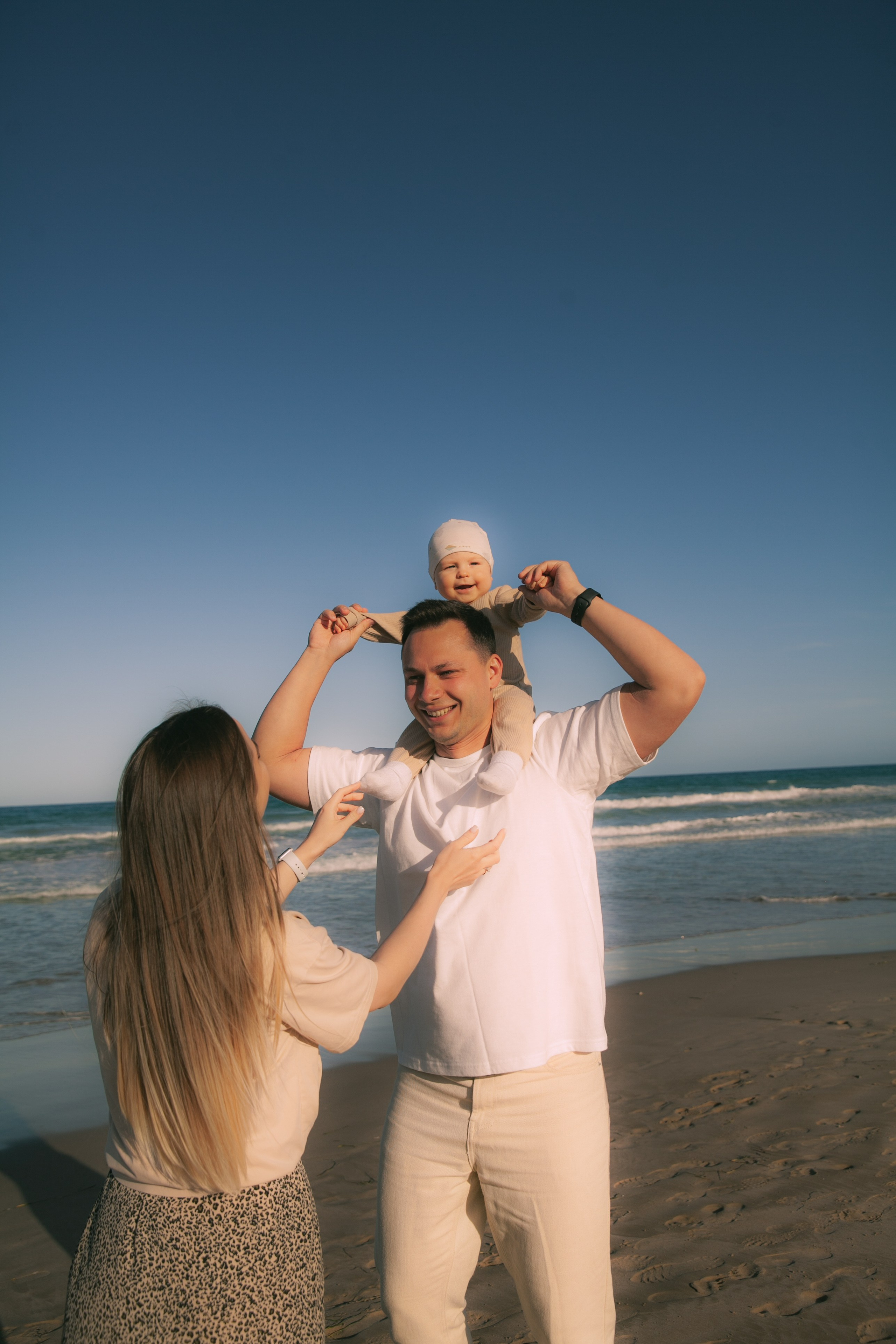 George & Veronika with David. ANNA KUDRINA PHOTOGRAPHY Russia