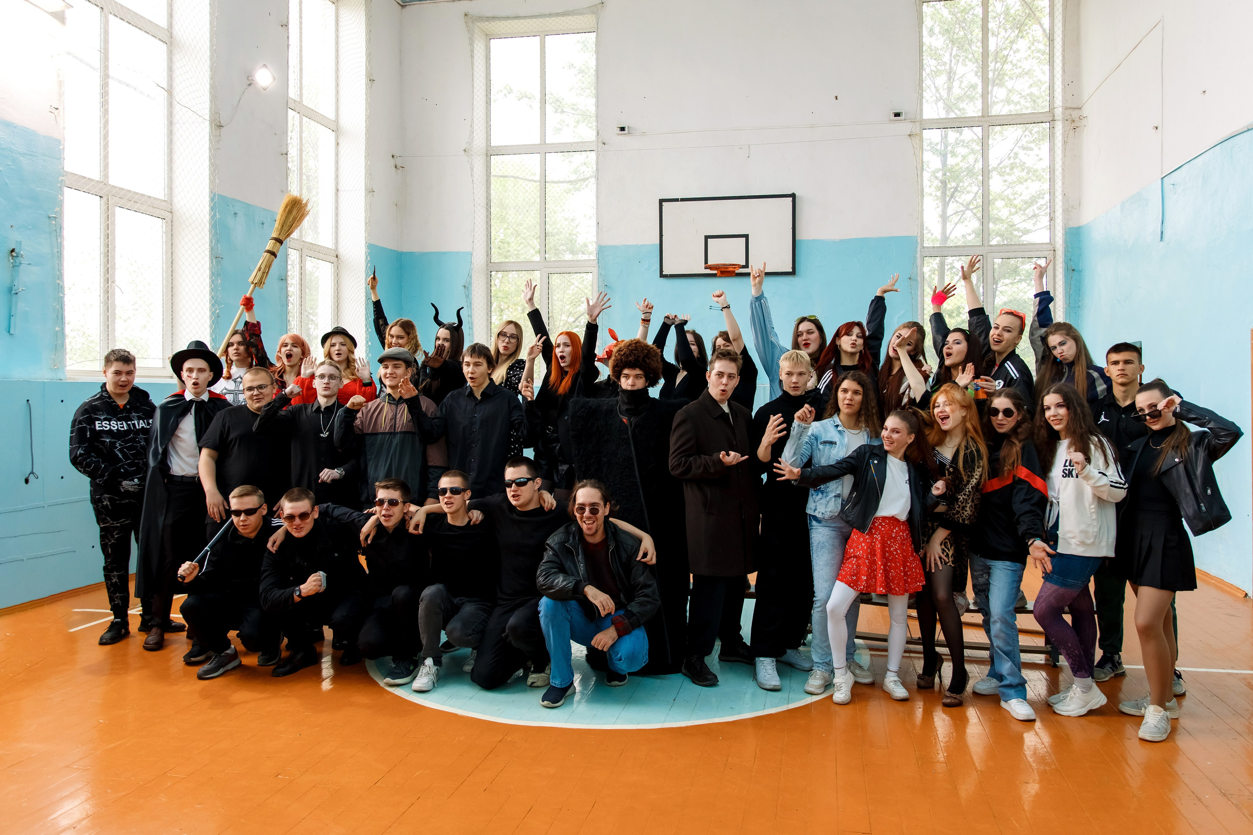 11 класс день не послушания в школе. Фотограф Любовь Корниенко, Примоский край