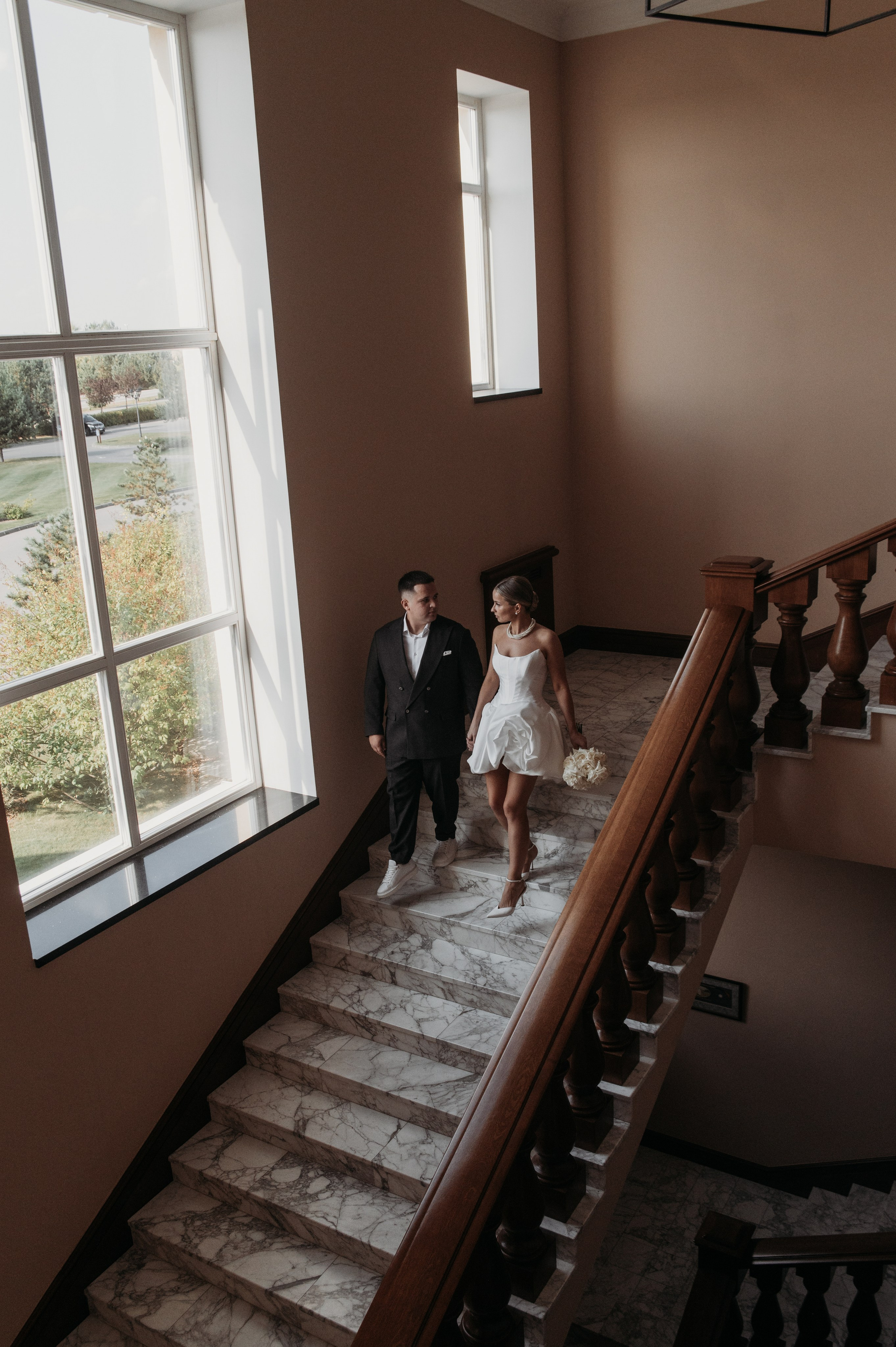 Свадебная фотосессия в Завидово гольф поле с утром невесты и красивым свадебным банкетом. Свадебный фотограф в Твери, Москве и Санкт-Петербурге Денисова Екатерина