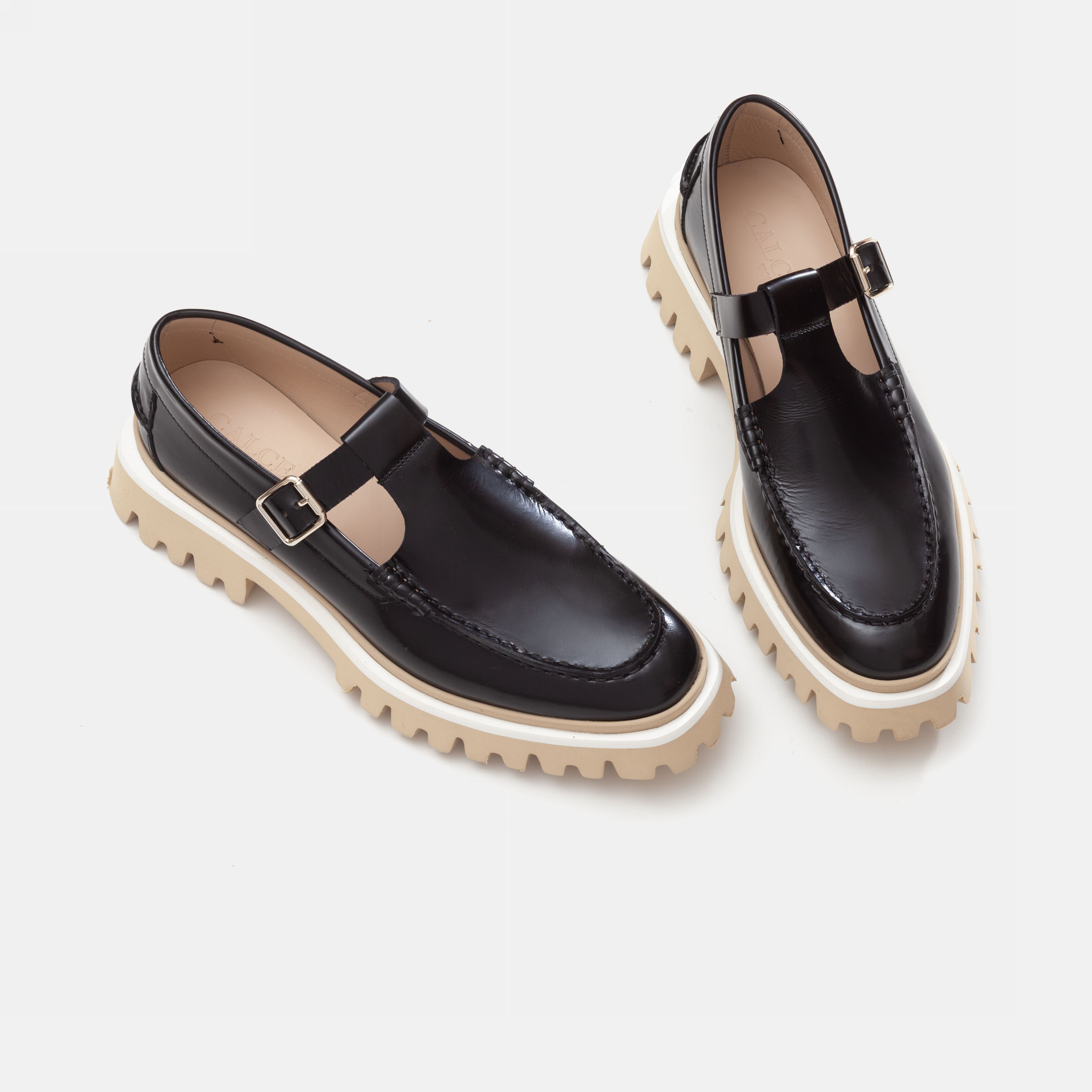 Предметная фотография обуви. Студия предметной фотосъемки в Санкт-Петербурге