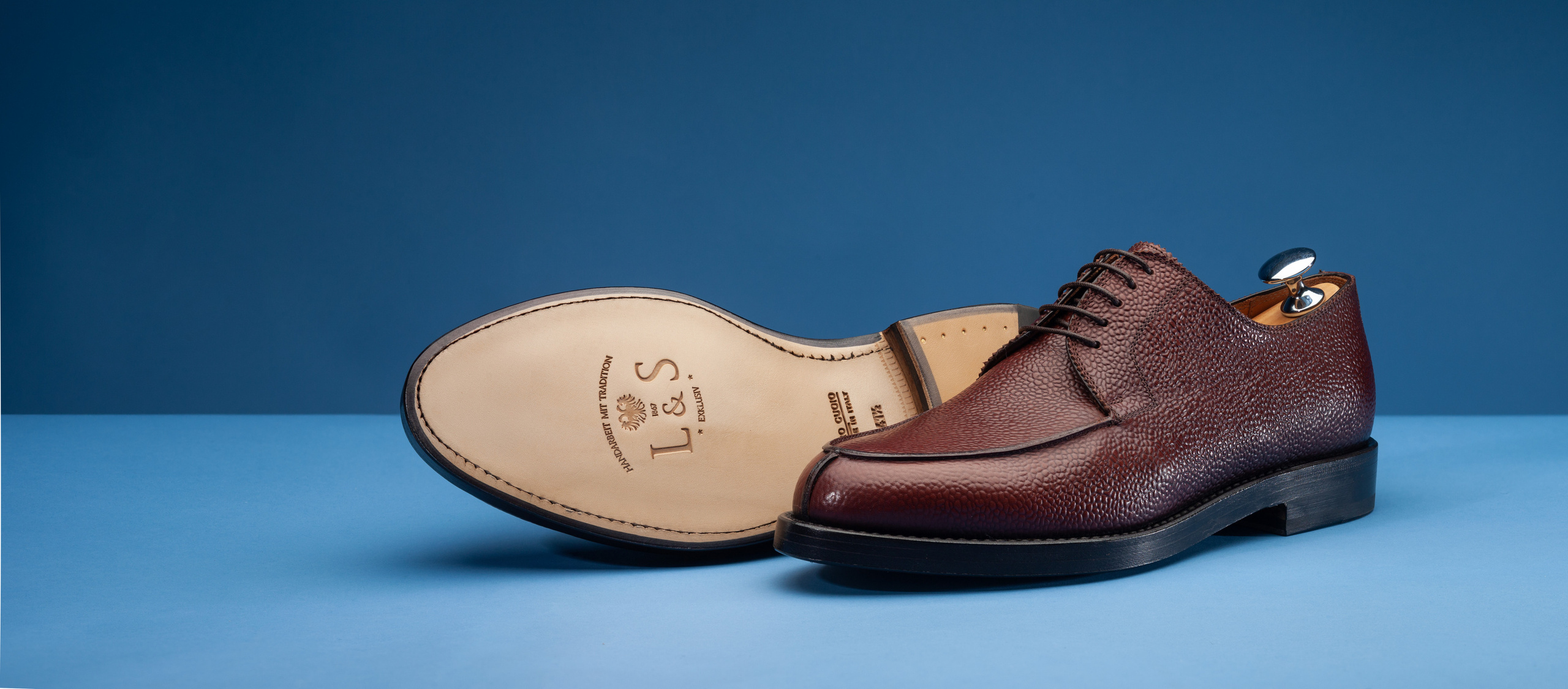 Предметная фотография обуви. Студия предметной фотосъемки в Санкт-Петербурге