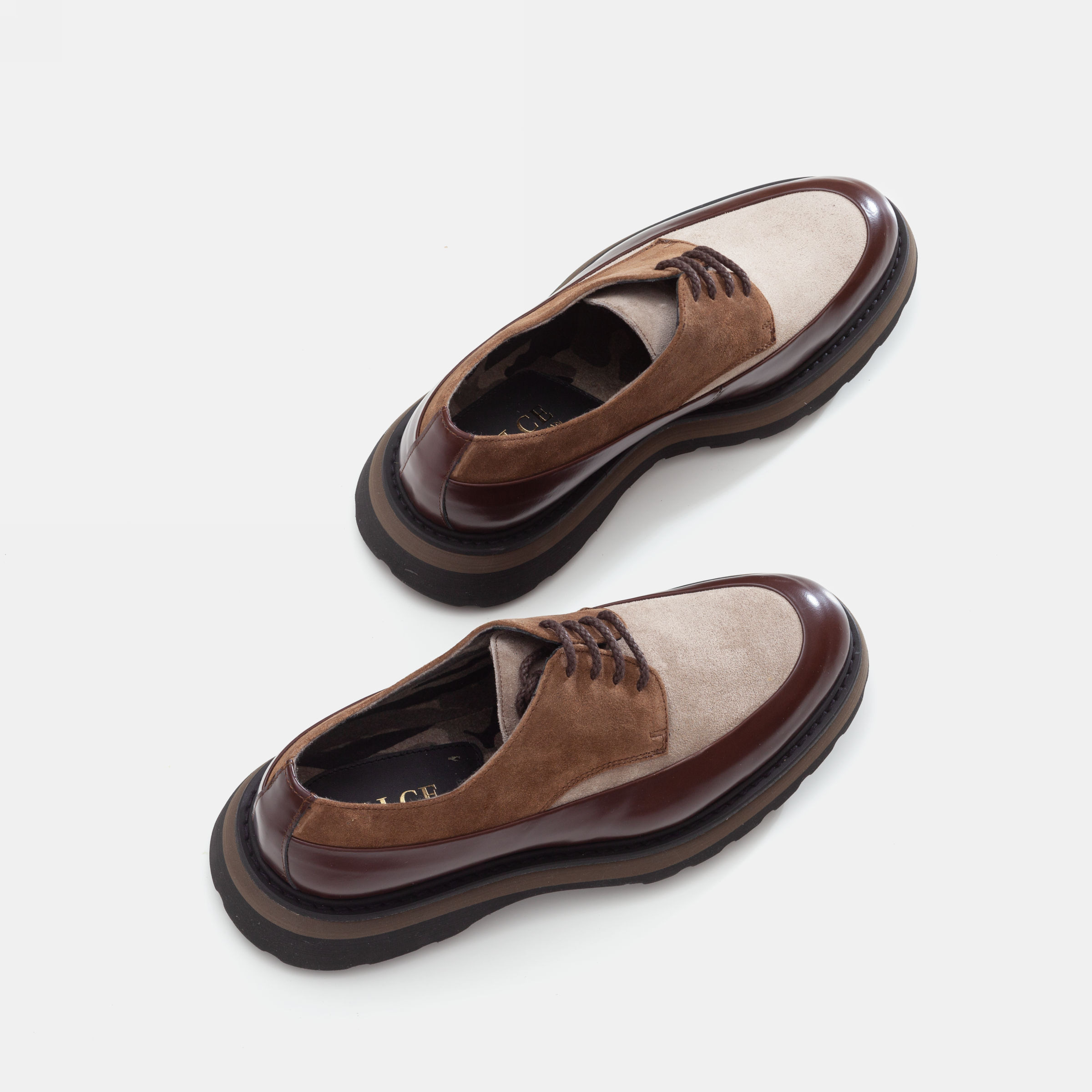 Предметная фотография обуви. Студия предметной фотосъемки в Санкт-Петербурге