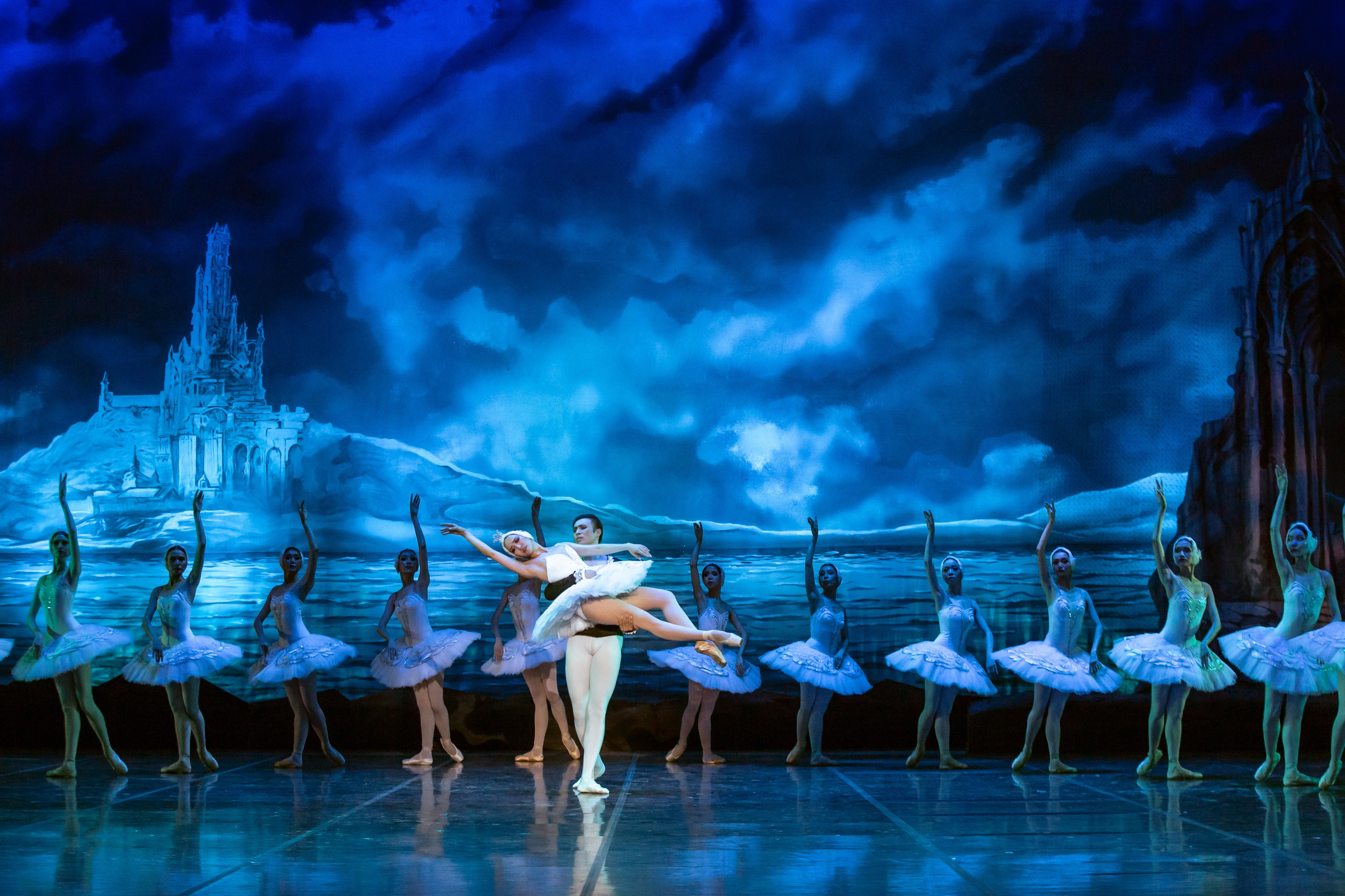 «Лебединое озеро» ГАТОБ г. Алматы 2024. Jora Abramov | Коммерческий и репортажный фотограф в Алматы