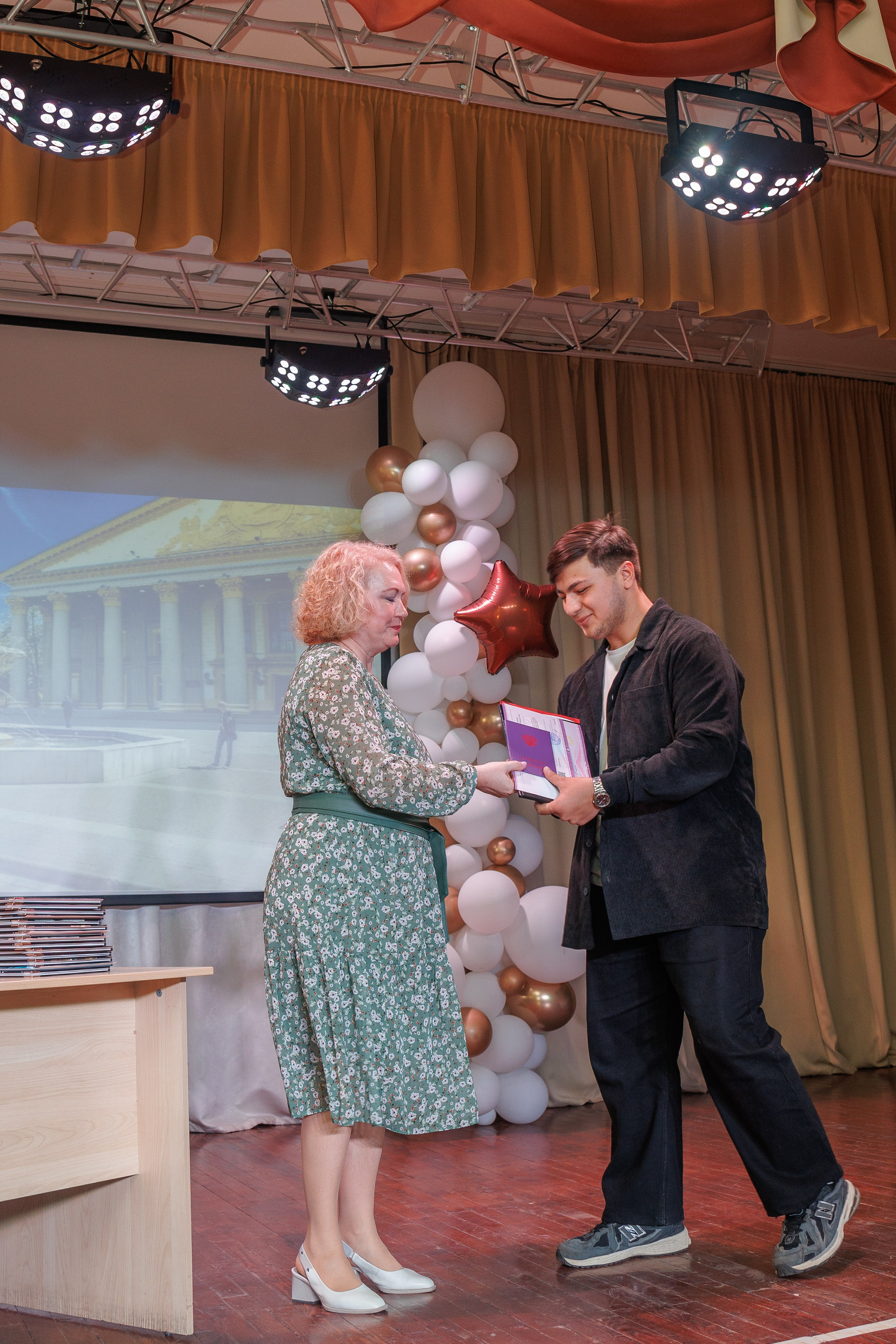 Вручение аттестатов. Свадебный и семейный фотограф в Новосибирске Ирина Дорошкова