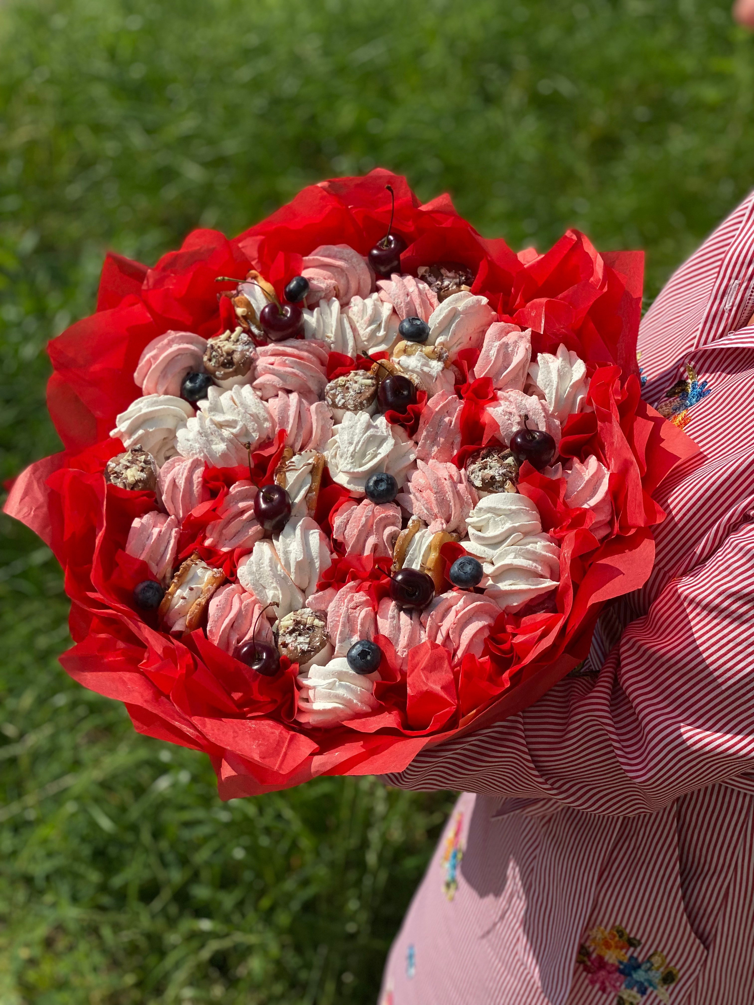 Сладкие. Выездной кейтеринг, съедобные букеты, торты и сладости на заказ