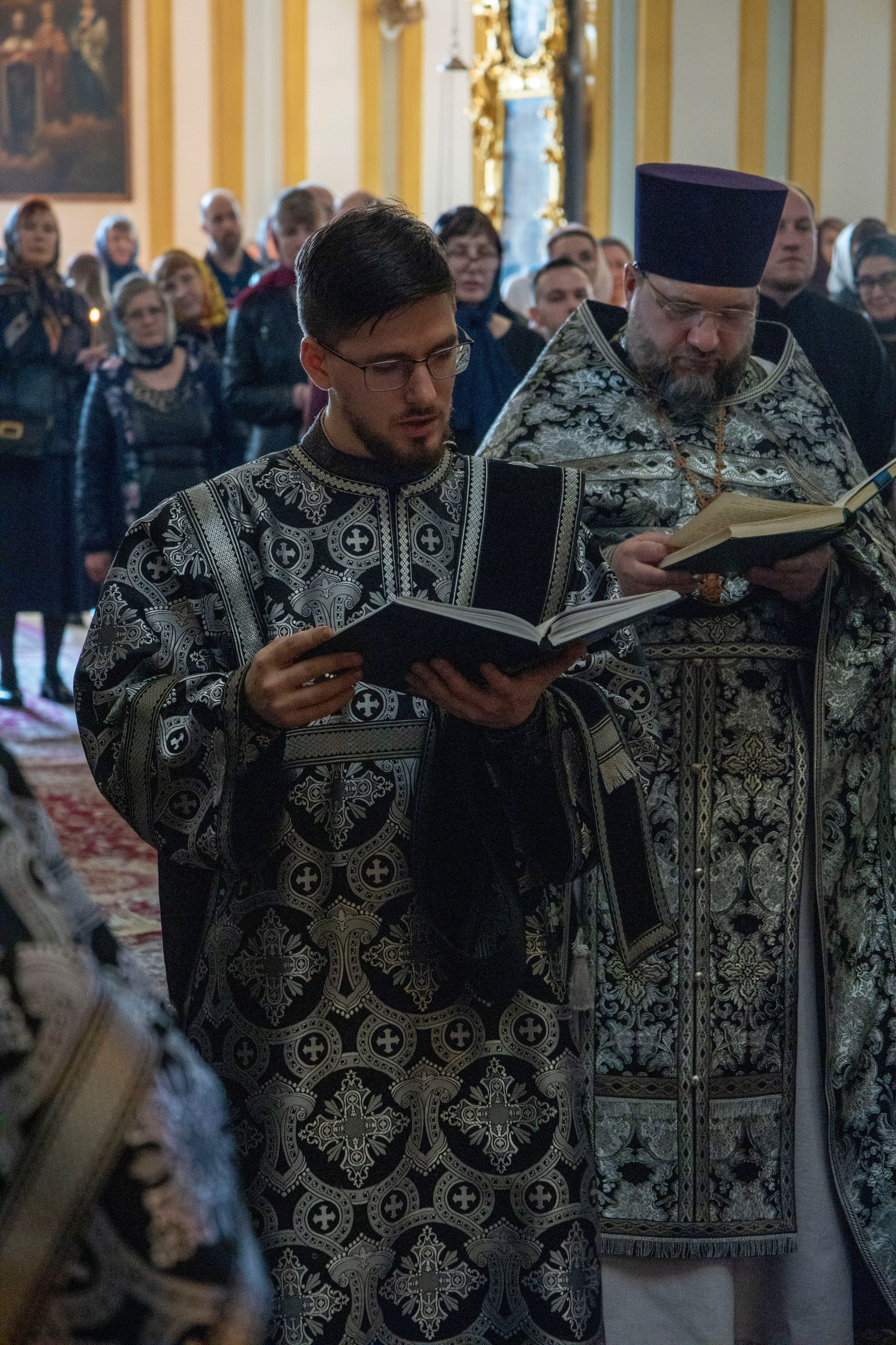 ВЕЧЕРНЯ С ВЫНОСОМ ПЛАЩАНИЦЫ. НИКОЛО-БОГОЯВЛЕНСКИЙ МОРСКОЙ СОБОР