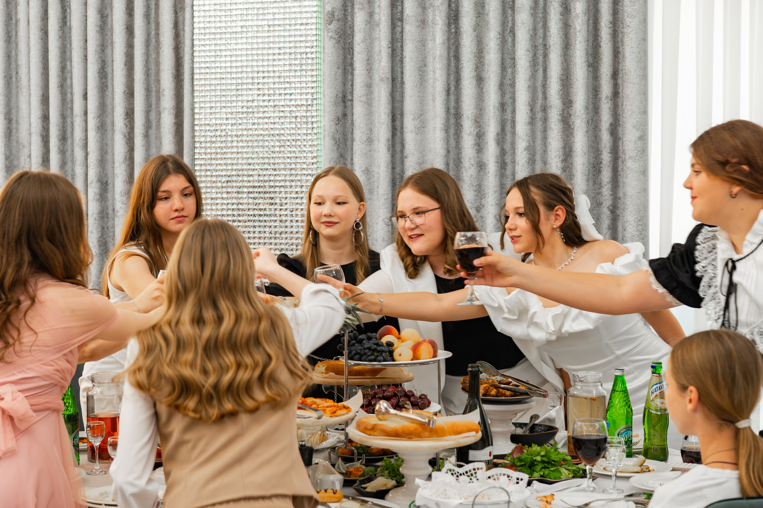 Школьный бал. Фотограф видеограф Геннадий Янбаев в Сочи, Краснодаре