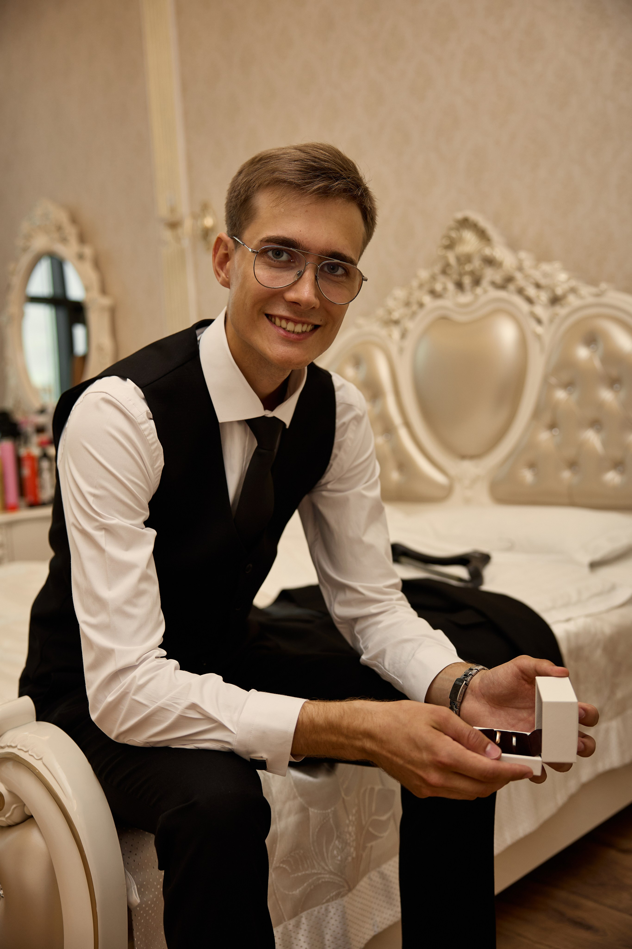 Фёдор и Варвара. Центр Загс. Ресторан Император. Индивидуальный фотограф Новосибирск Настя