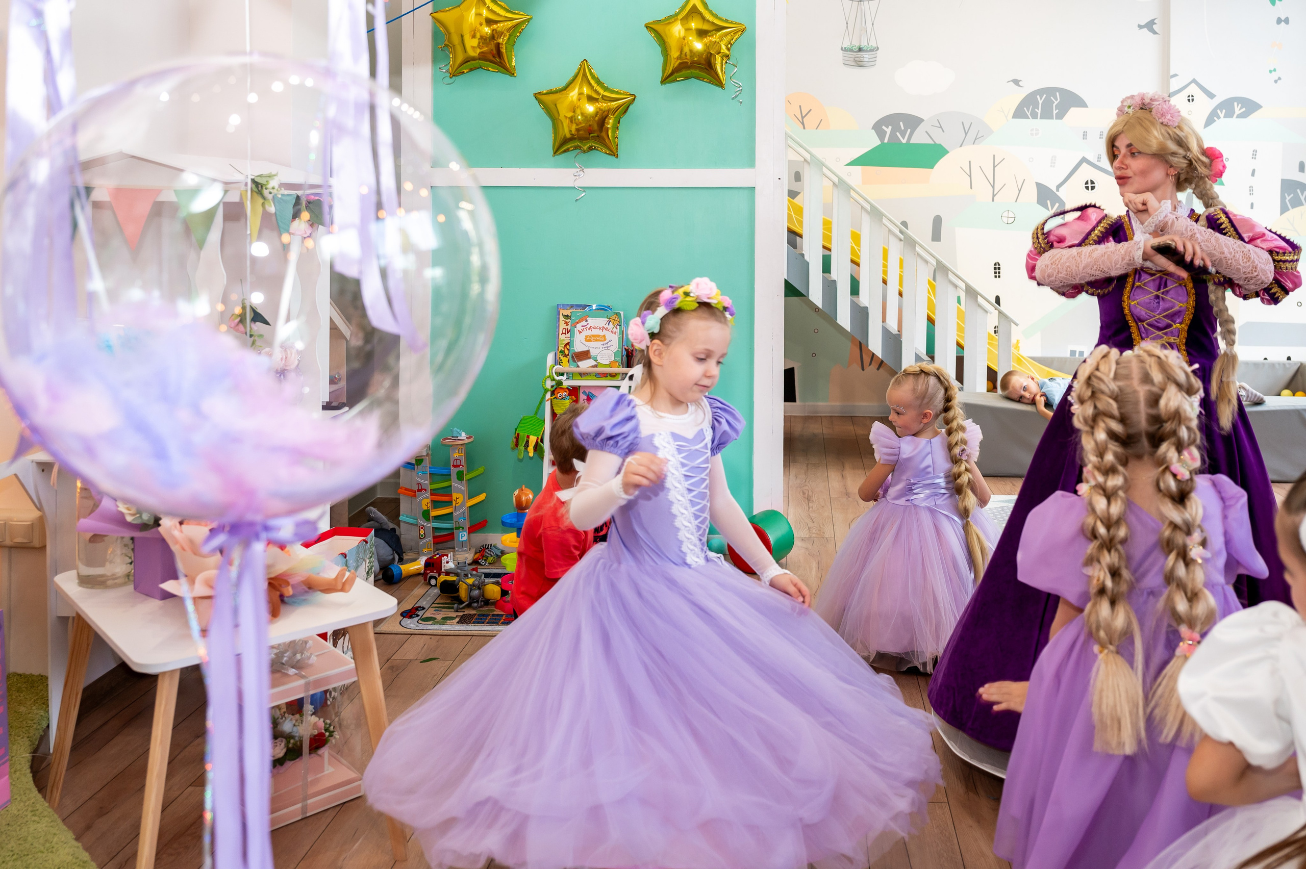 ДР в лофте с фокусником