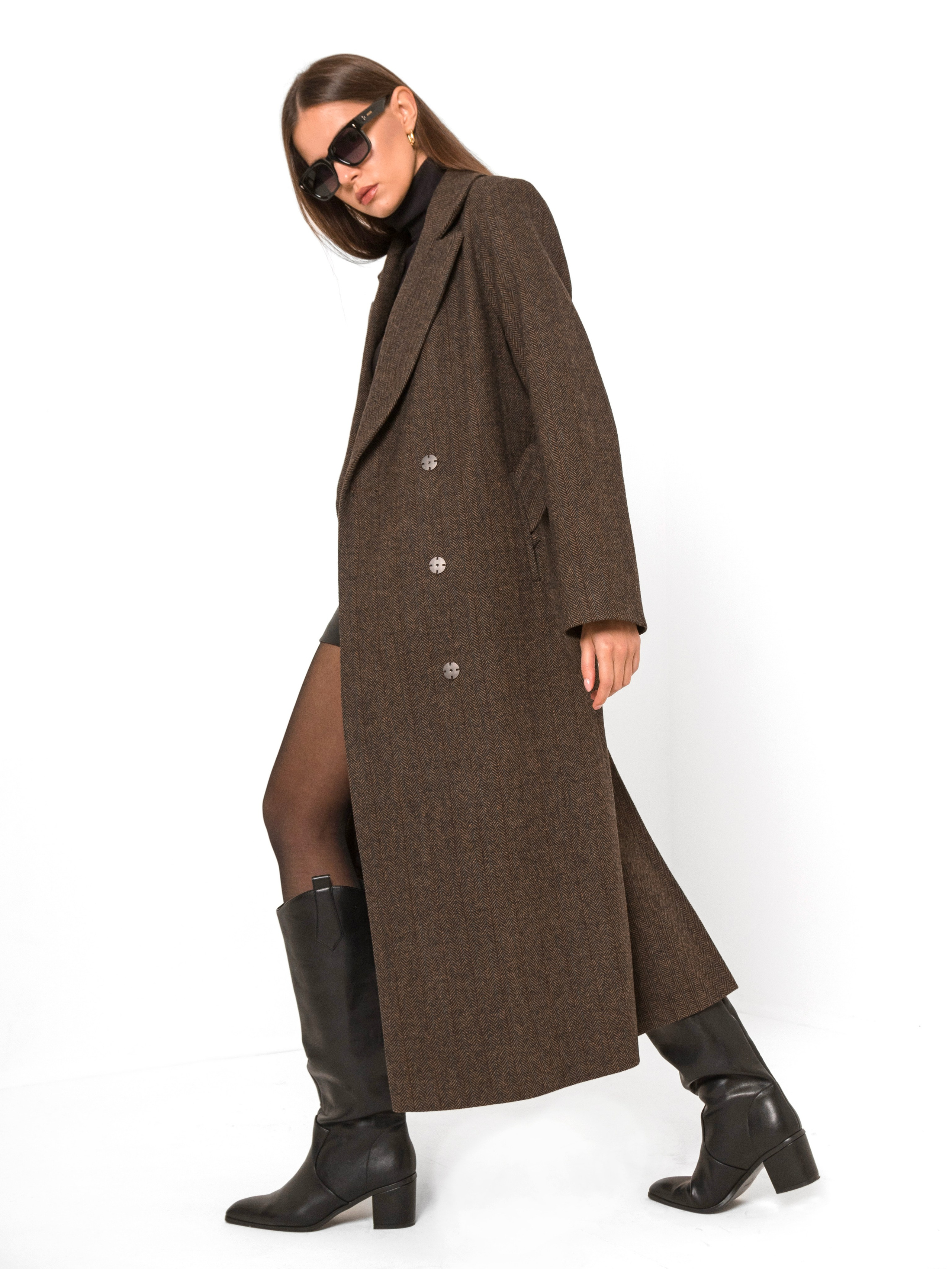 Пальто. Фотостудия для Wildberries Ozon