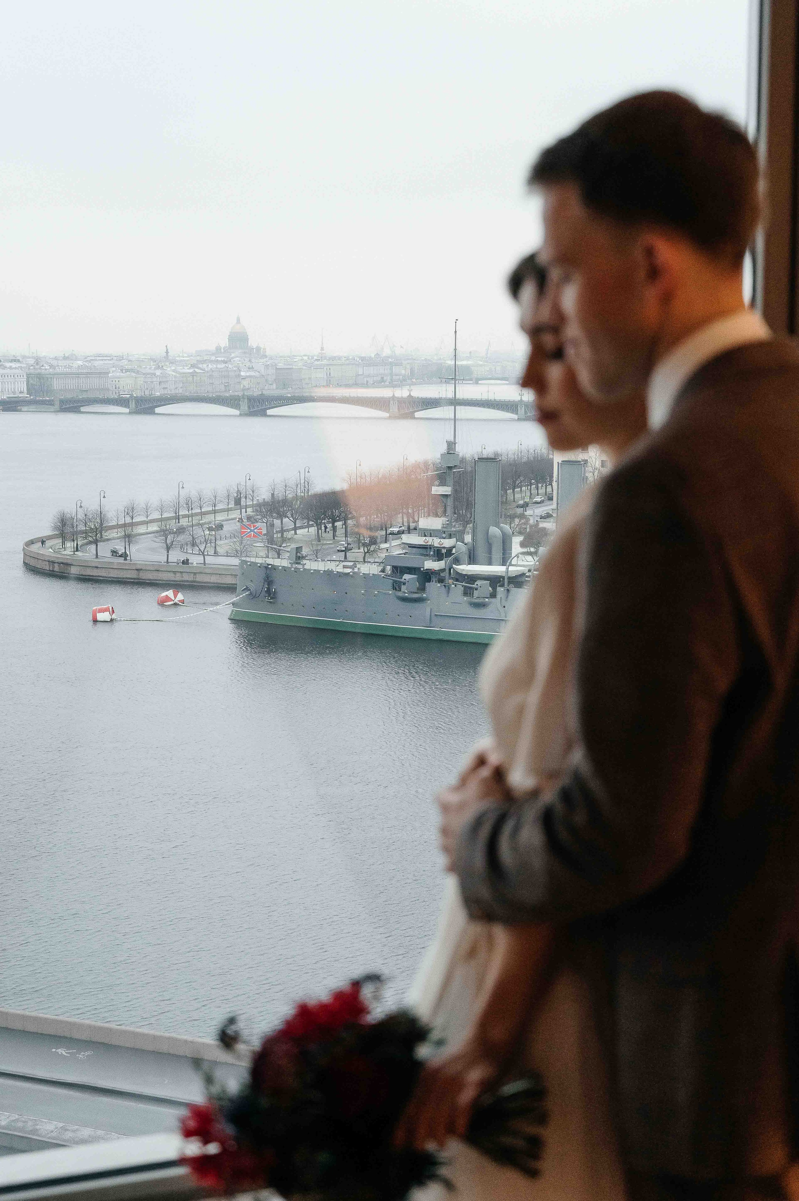 Утро невесты в гостинице. Свадебный и семейный фотограф в Котласе Никита Попов