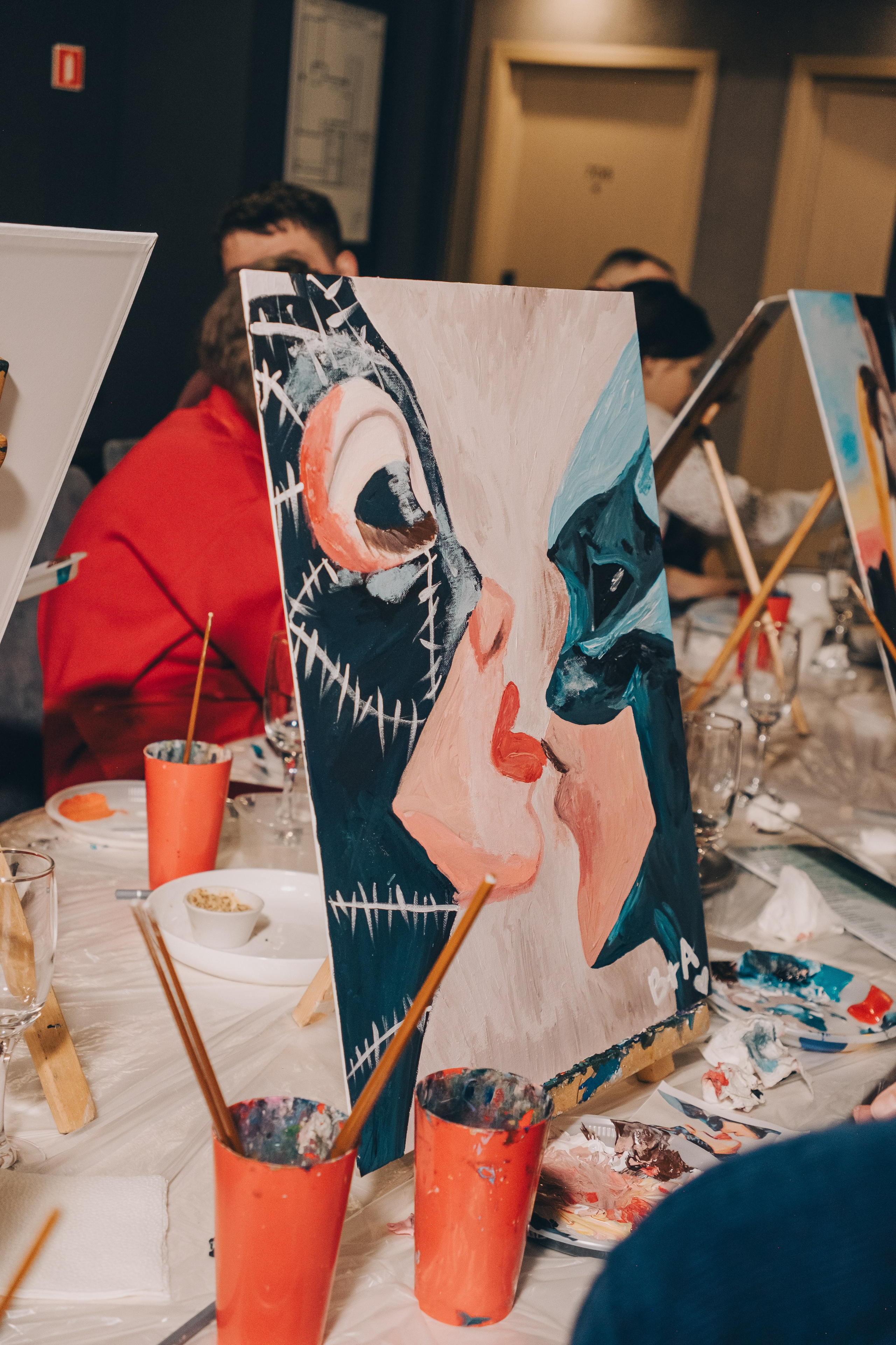 Без бокала — нет шагала. Фотограф в Иркутске Анна Мирошникова