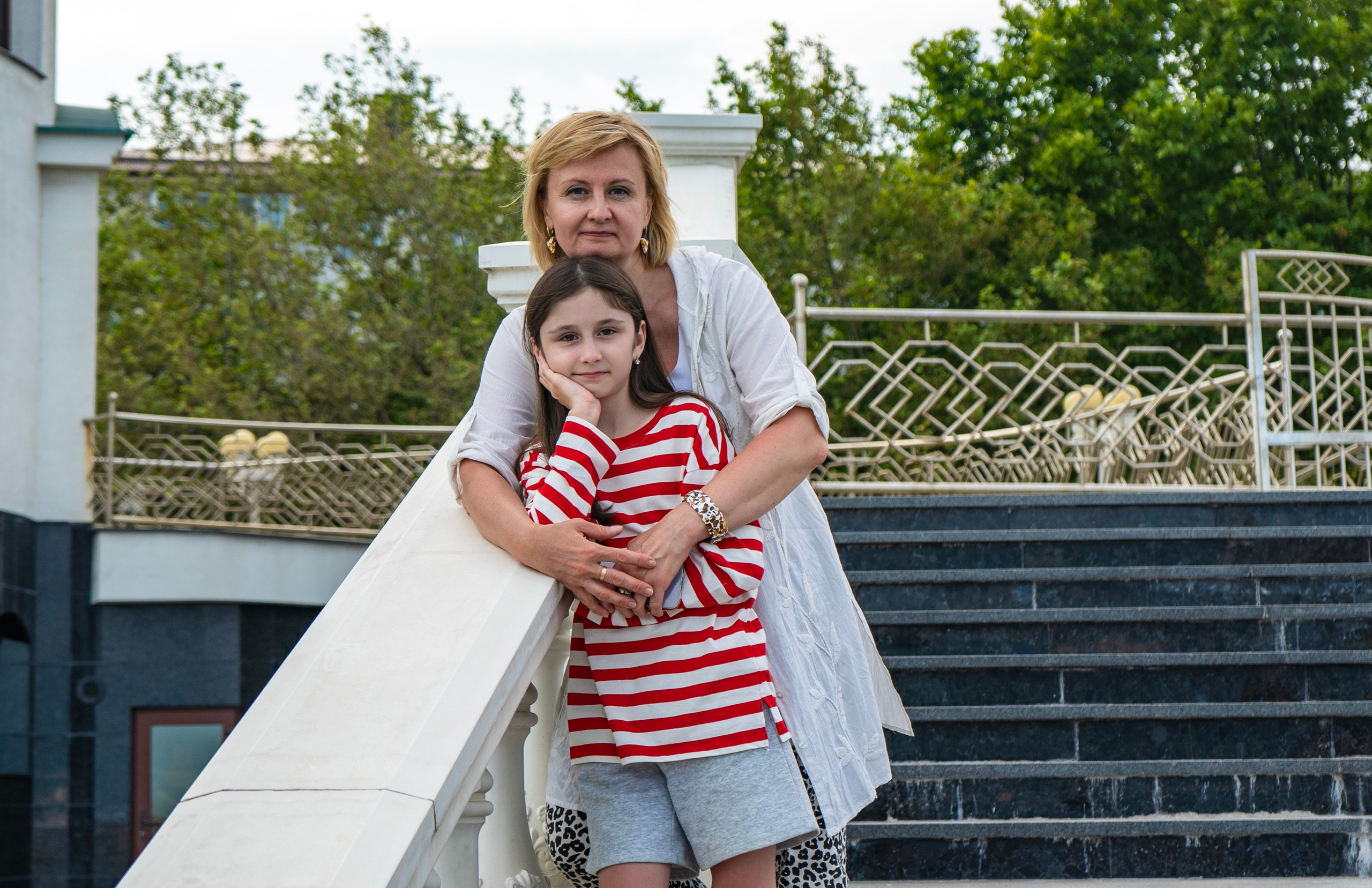Съемка в центре Новороссийска. Семейный и детский фотограф Екатерина Черняева. Снимаю портреты, love story, фотопрогулки, работаю на улице, в кафе, студии, дома у клиента