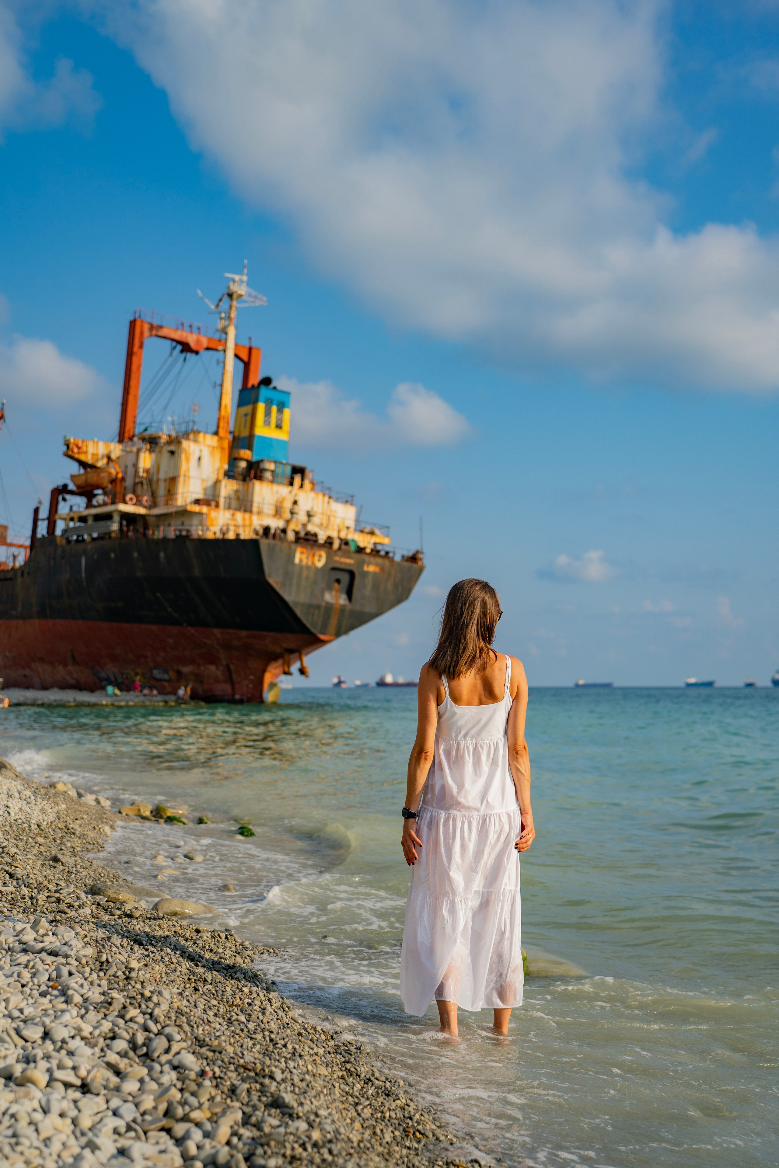 Фотосессия-поход к сухогрузу Рио. Семейный и детский фотограф Екатерина Черняева. Снимаю портреты, love story, фотопрогулки, работаю на улице, в кафе, студии, дома у клиента