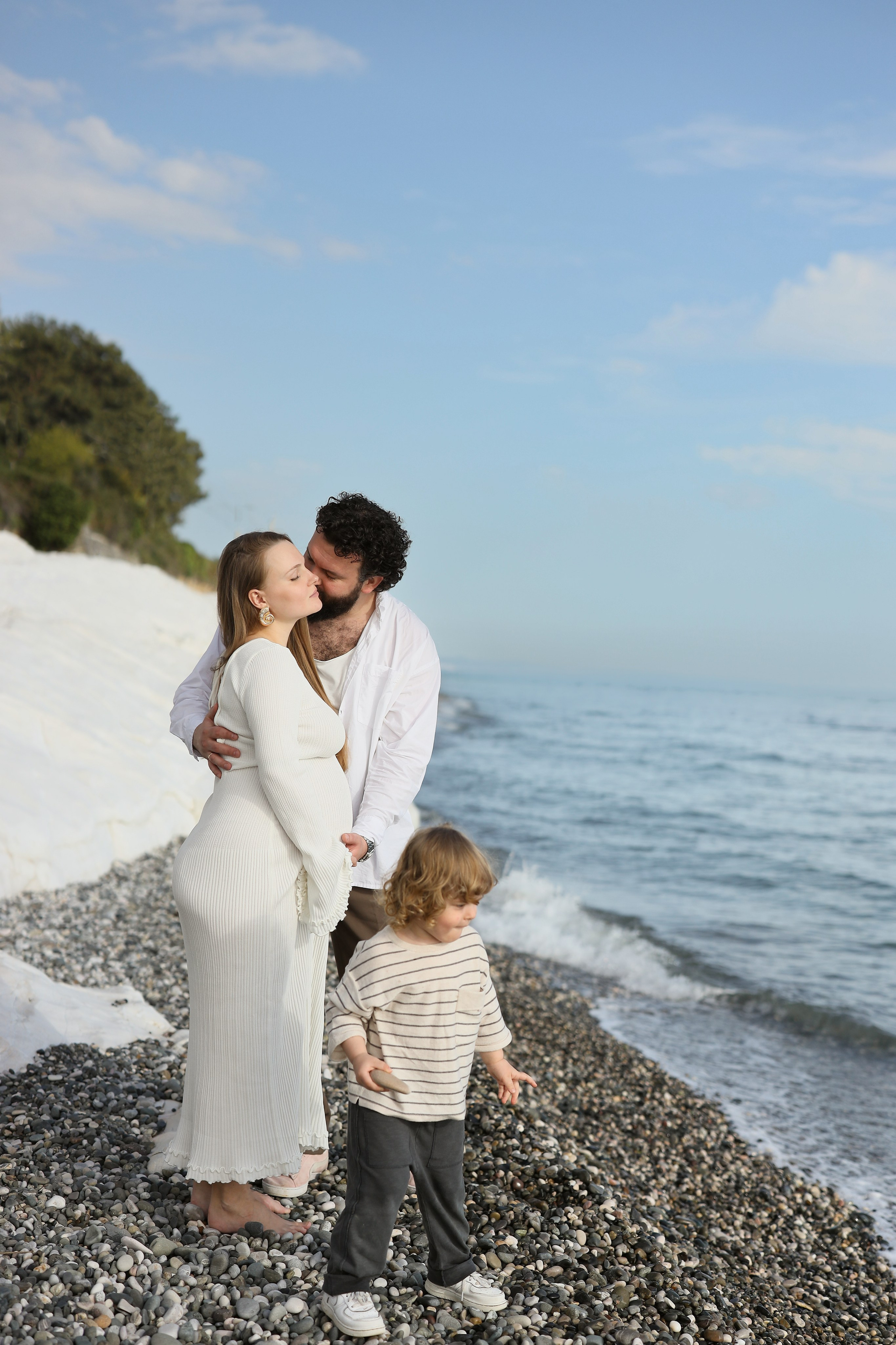 Семейная фотосессия в Гаграх, Белые скалы. Свадебный и семейный фотограф в Абхазии Жанна Соснина