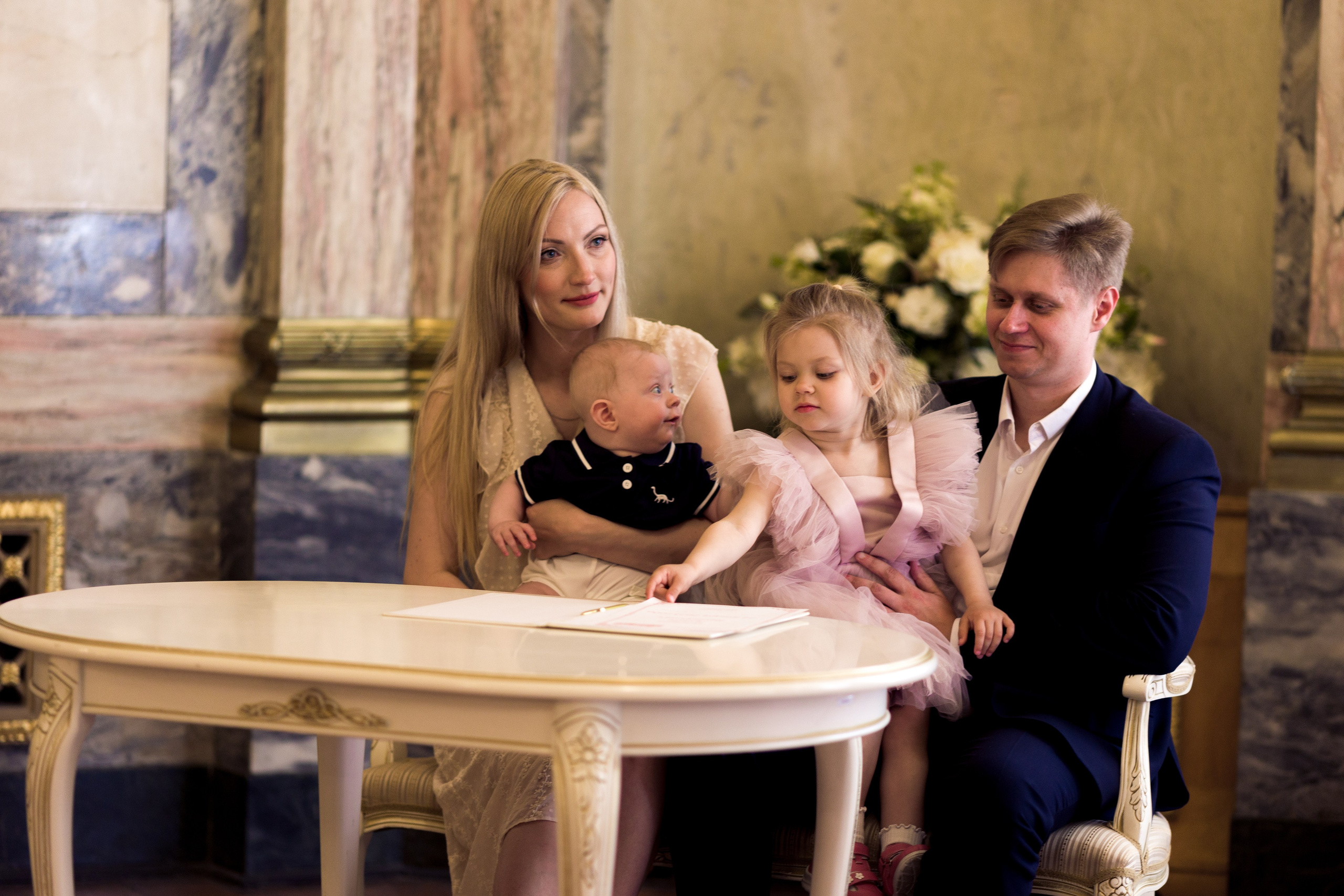 Фотосессия в ЗАГСе Малютка Санкт-Петербург. Семейный фотограф в Санкт-Петербурге — Лена Тимина