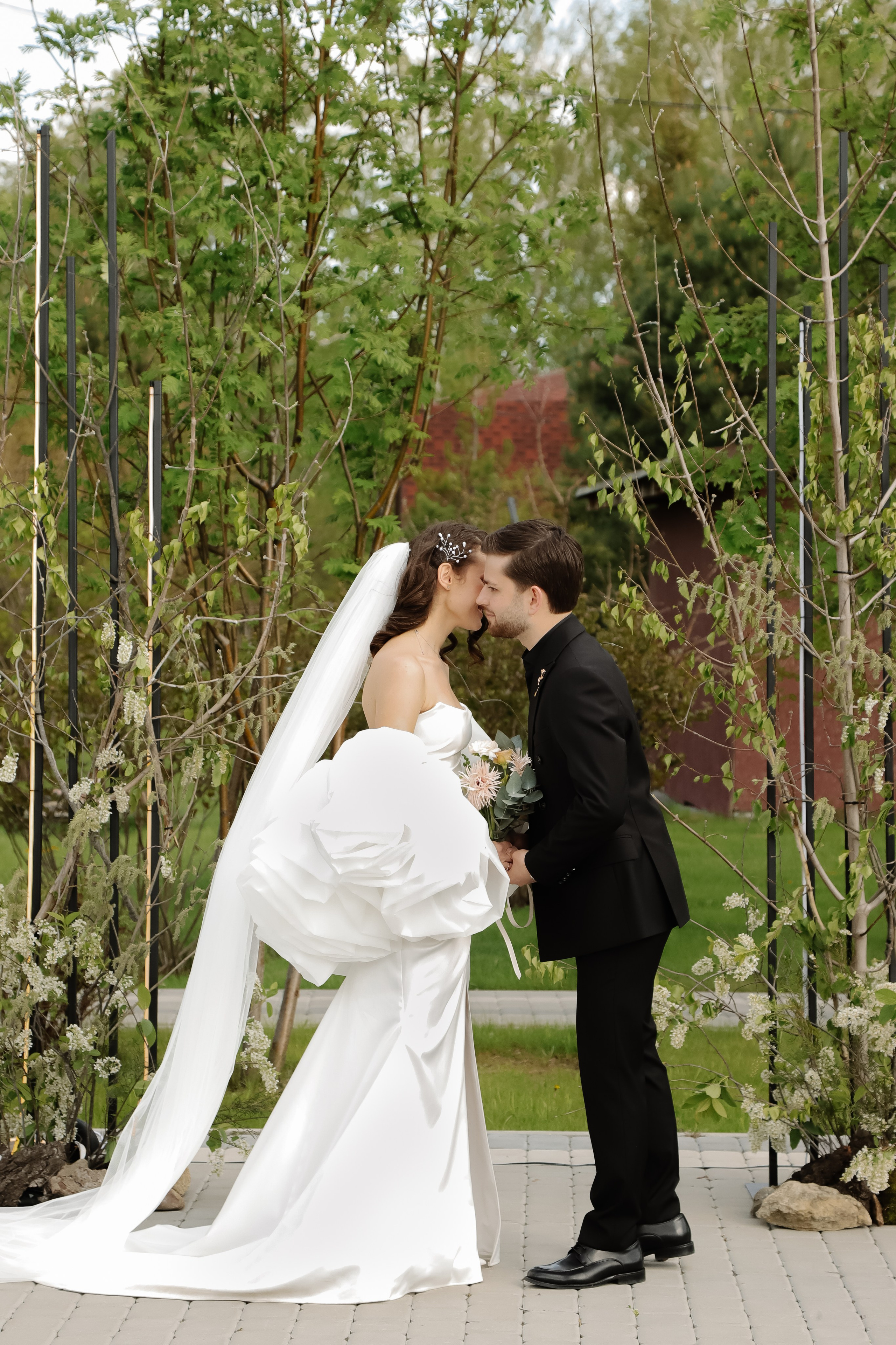 Земля смеётся цветами. Свадебный фотограф Челябинск Полина Чеботарь