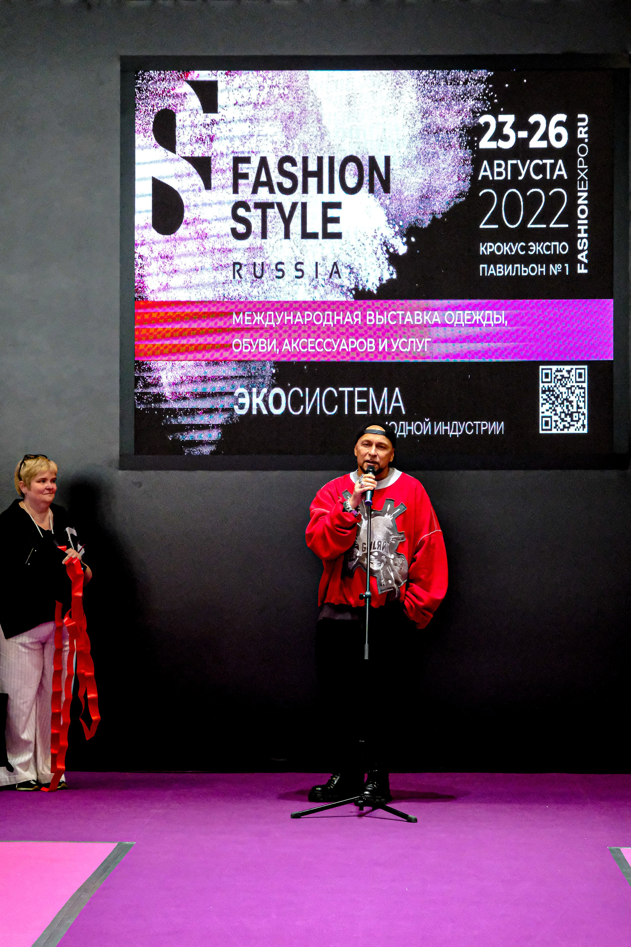 Дизайнер Игорь Гуляев