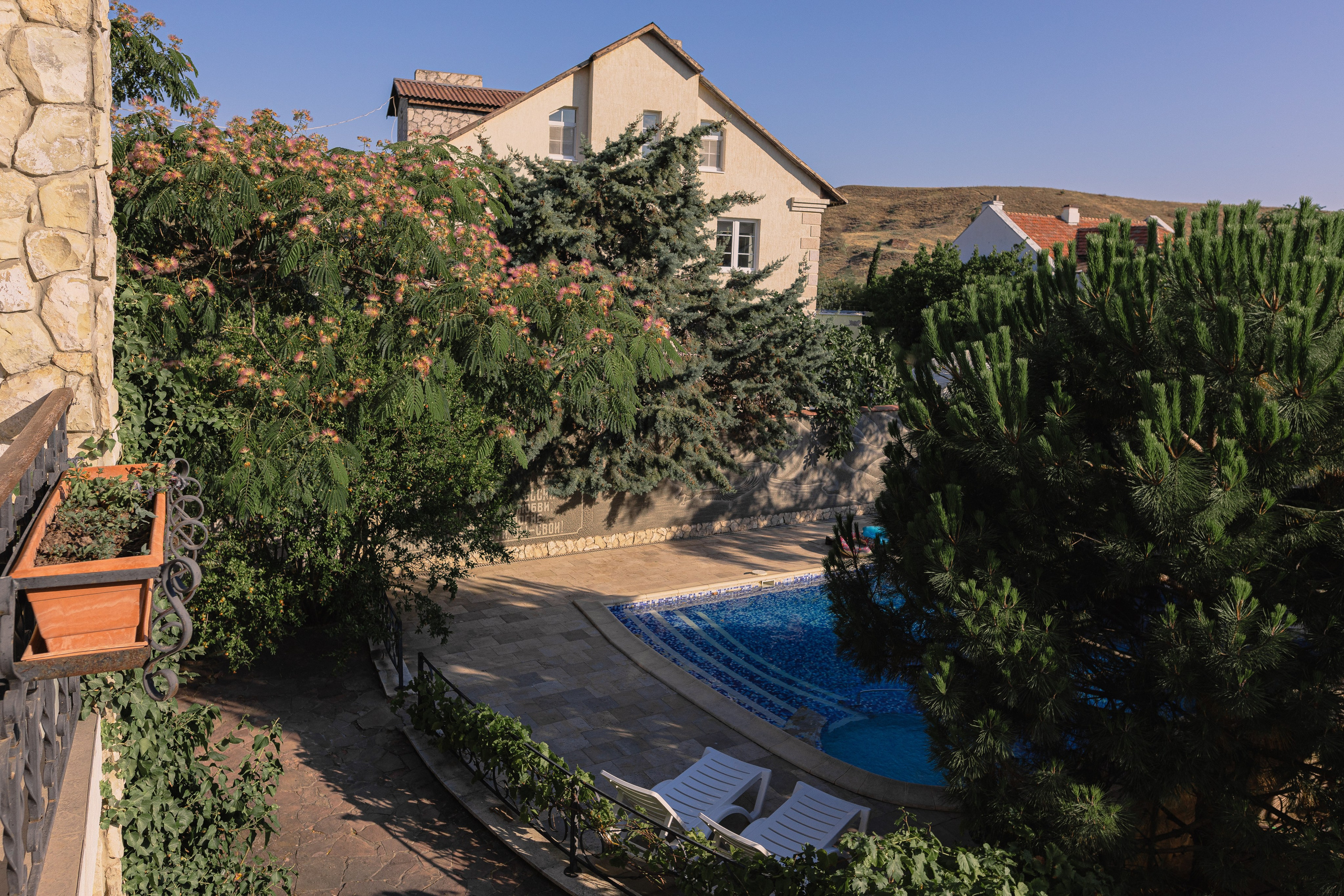 Гостевой дом «СЛАВИЯ» г. о. Коктебель. Евгения Волошина Фотограф Москва / Белгород