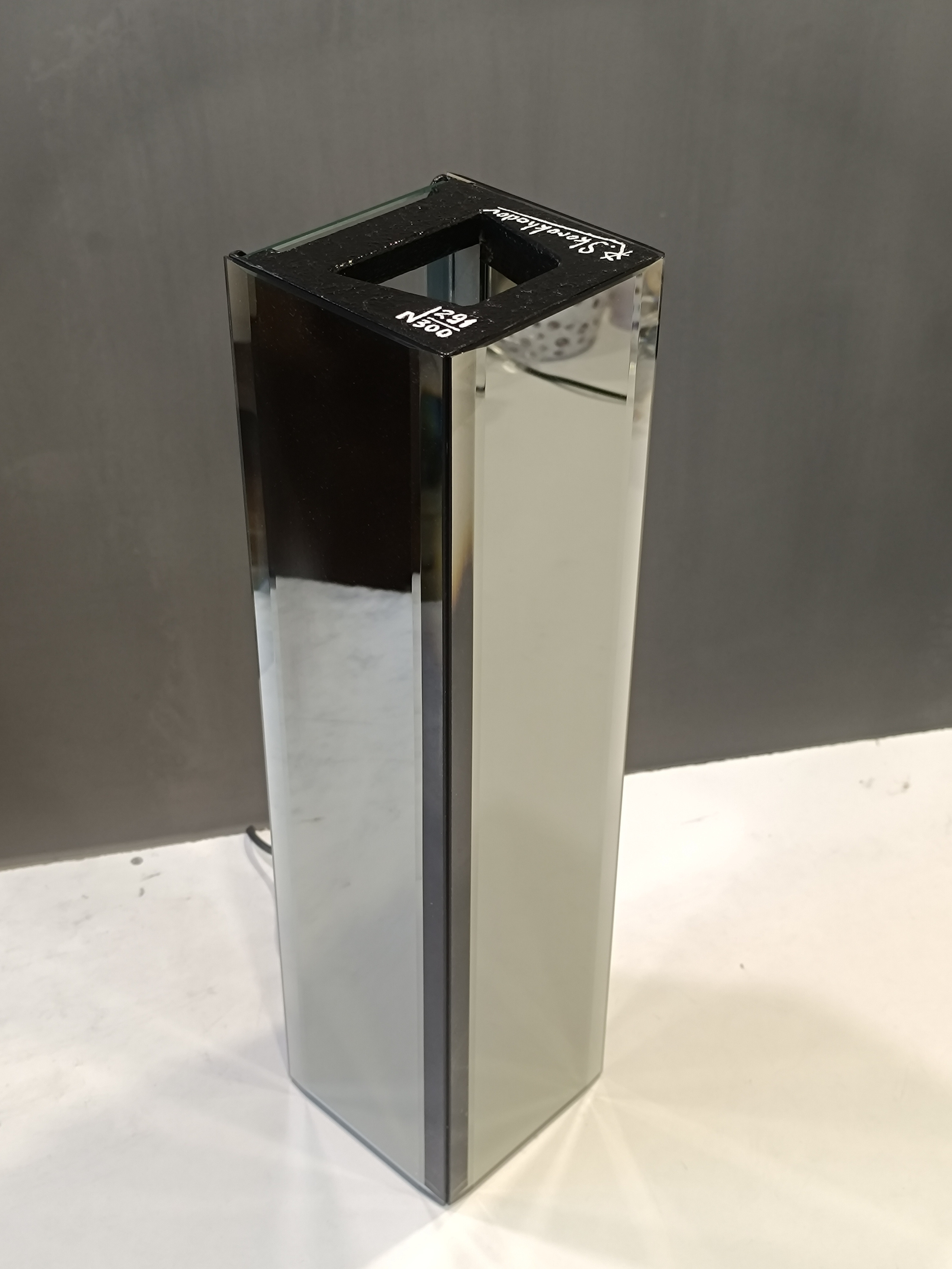 291_TOWER. Светильники Романа Скороходова