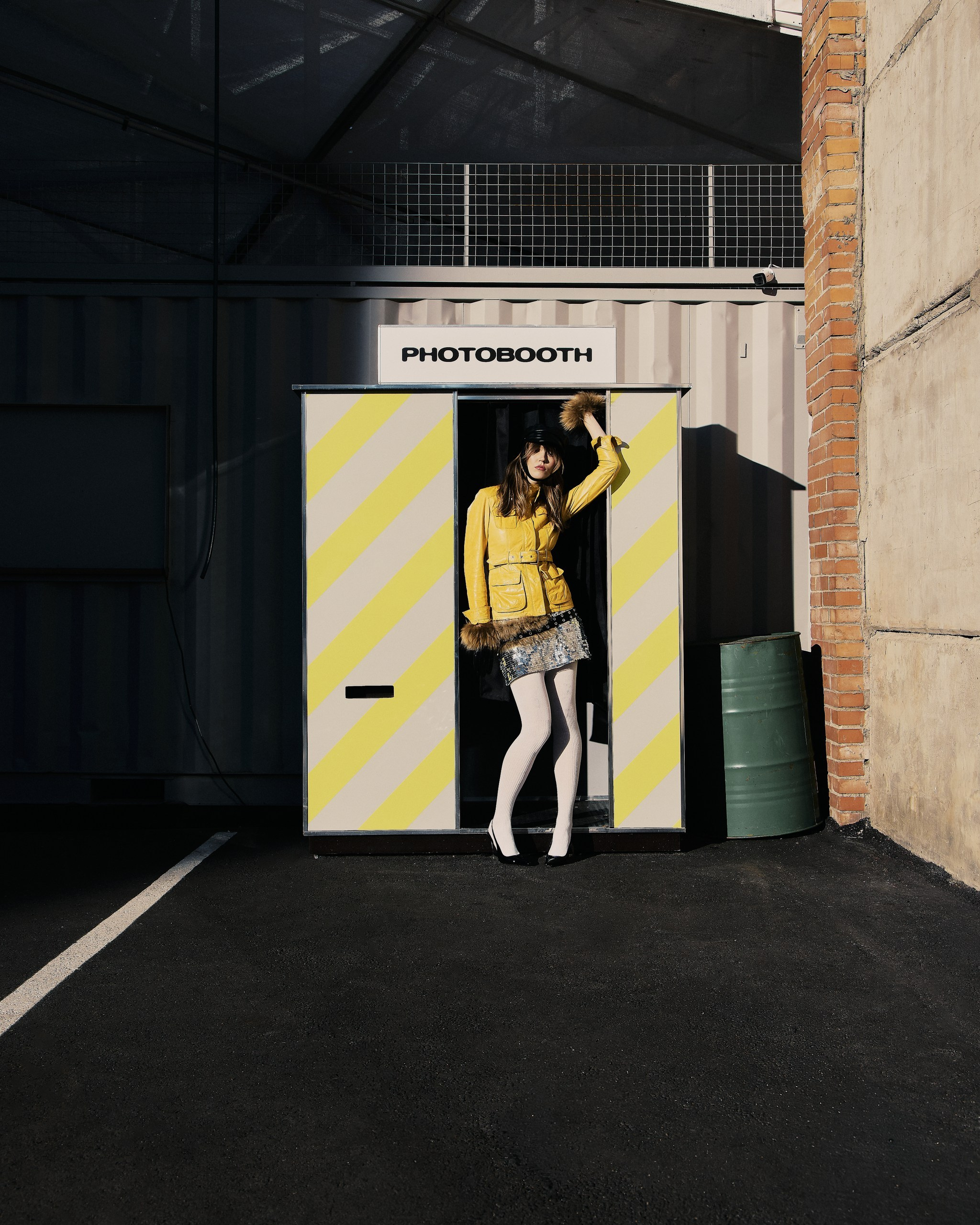 Paris fall. DDPRODUCTION CASES