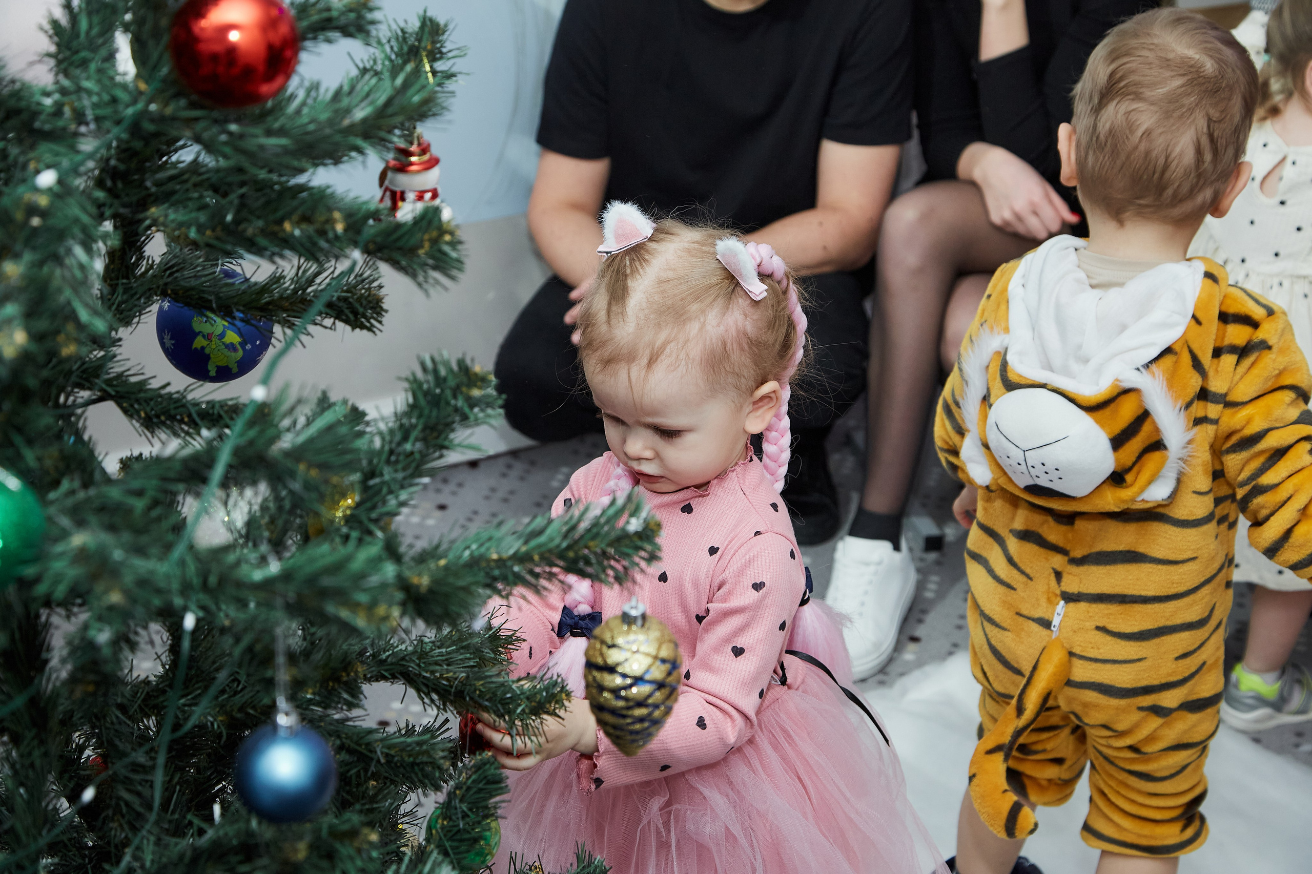 Бизи Кидз Новогодний репортаж с аниматорами. Кокорин Евгений Фотограф