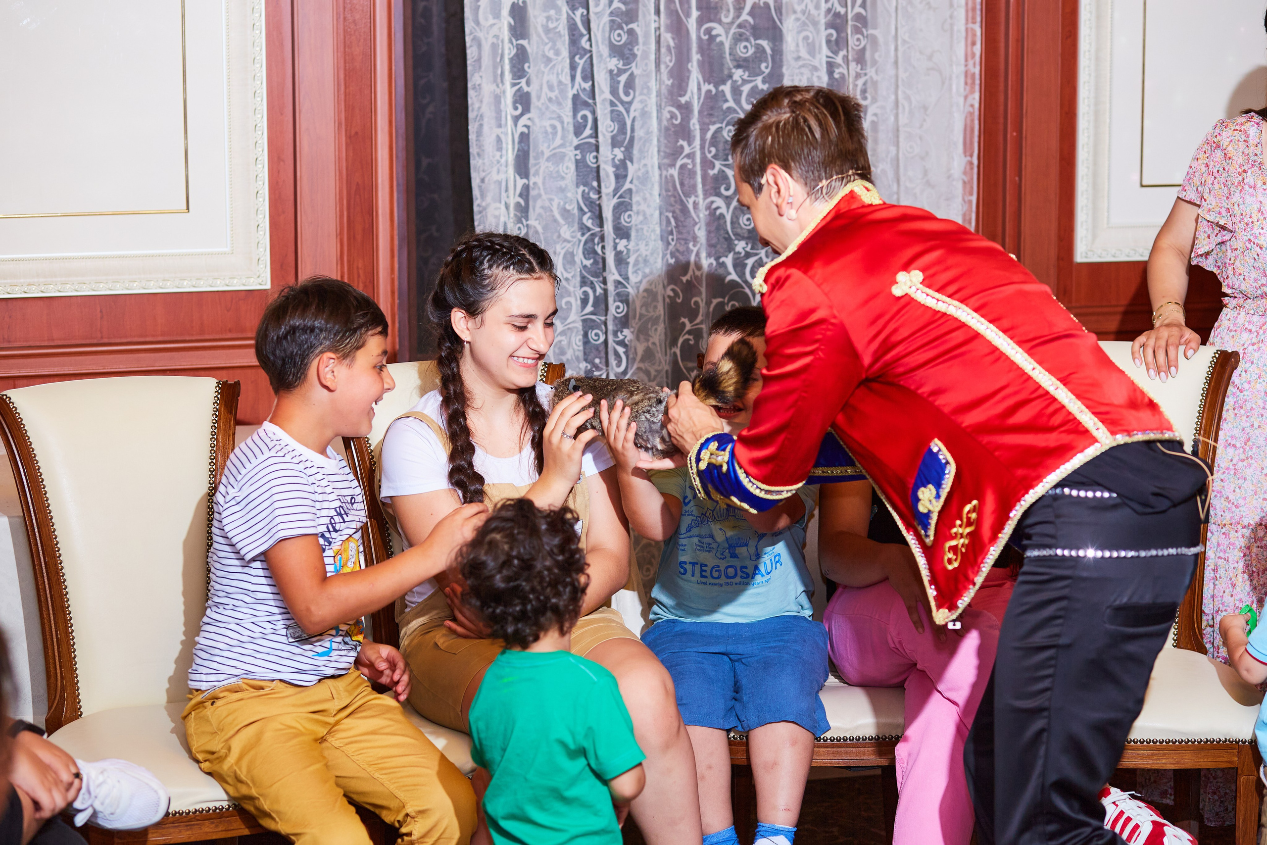 Детский День рождения с салютом, фокусником и тиктокерами, конечно же. Кокорин Евгений Фотограф