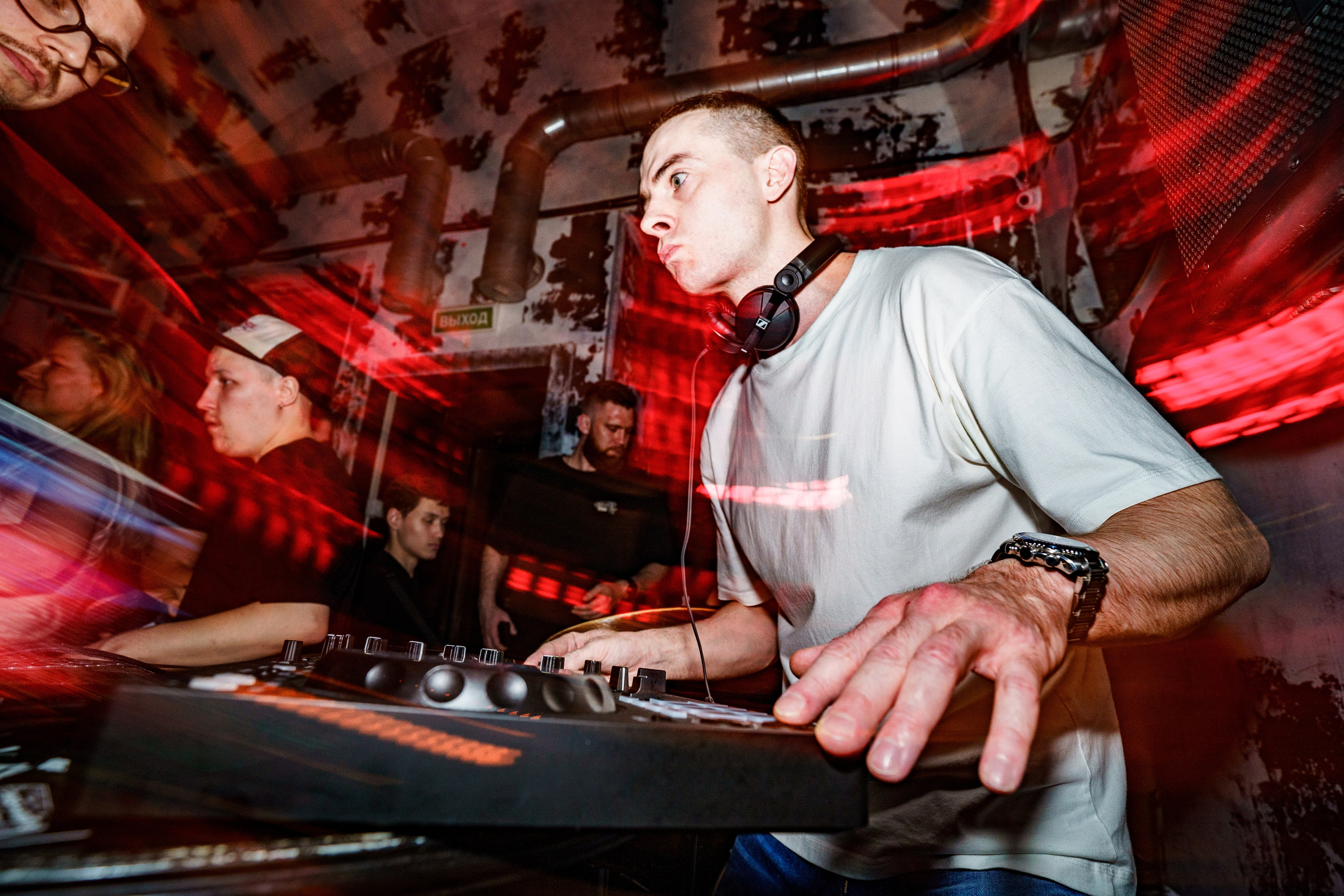 Бар разбитых сердец — 10/12 DJ's. Концертный и репортажный фотограф в Санкт-Петербурге Слава Пахомов