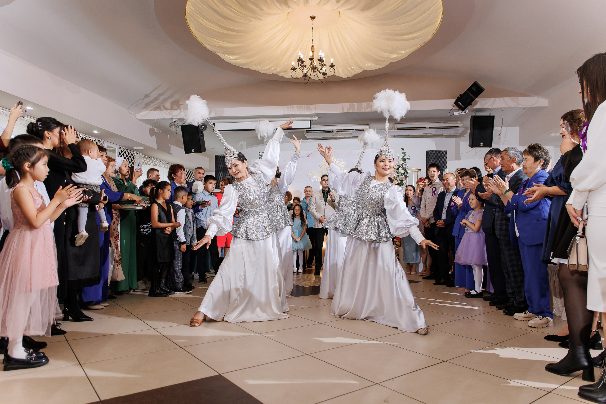 Karina & Bagdat. Anne Miller | Photographer