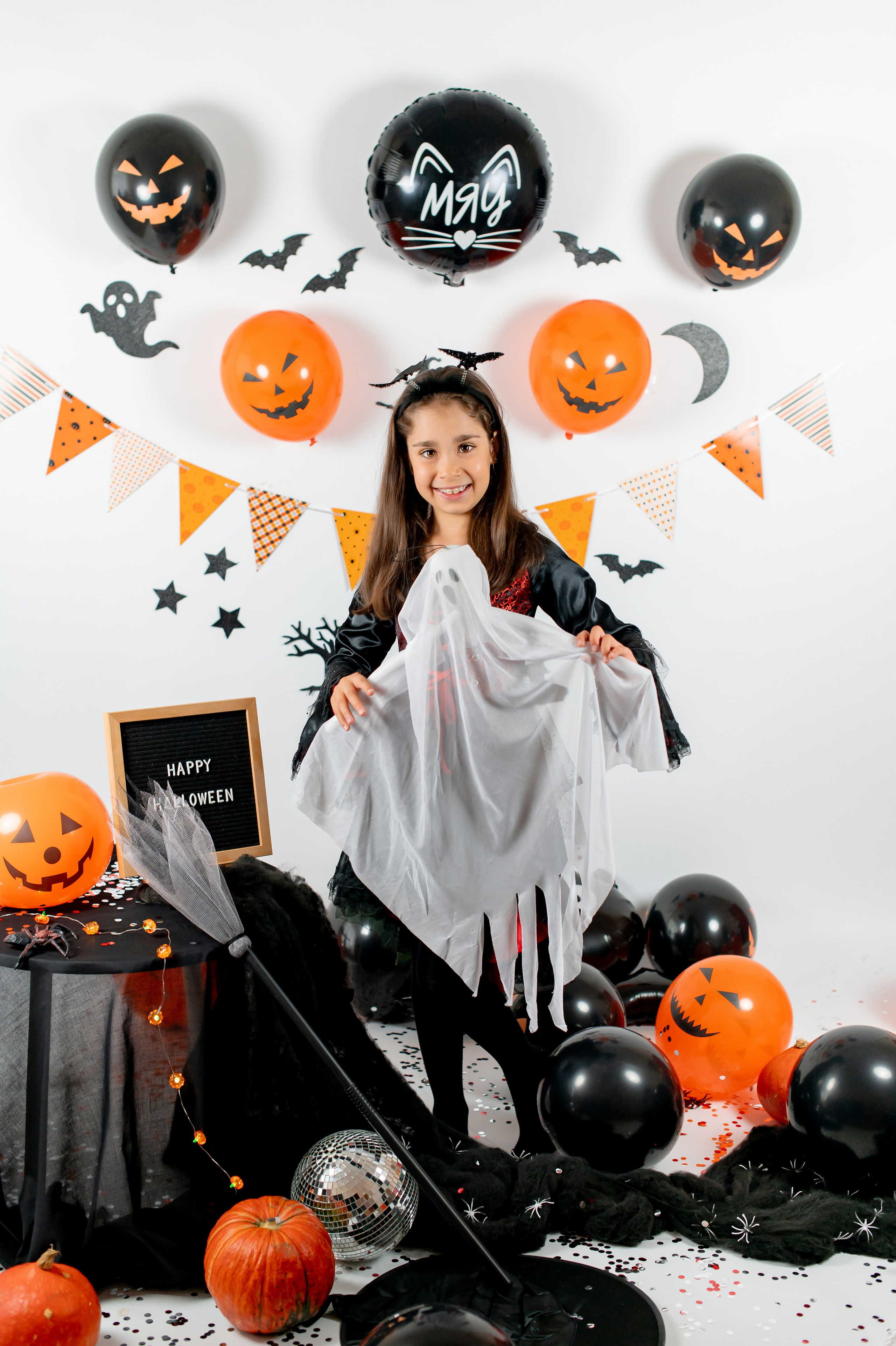 Halloween. Детский и семейный фотограф Эльмира Веселова. Детская фотостудия Мира. Фотосессия на годик