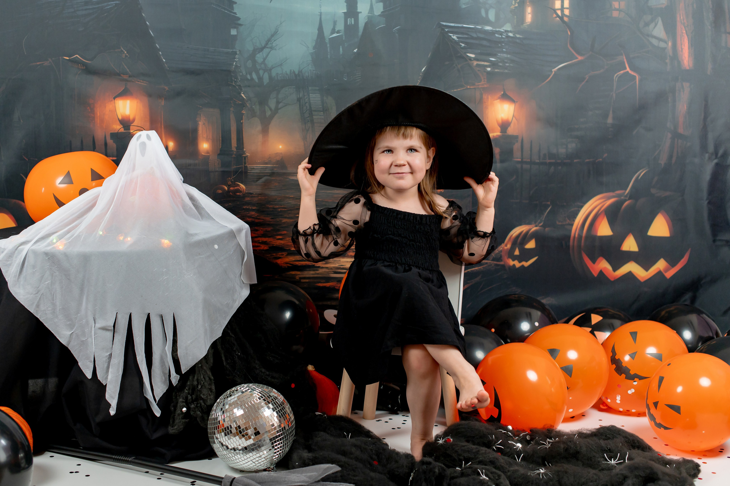 Halloween. Детский и семейный фотограф Эльмира Веселова. Детская фотостудия Мира. Фотосессия на годик