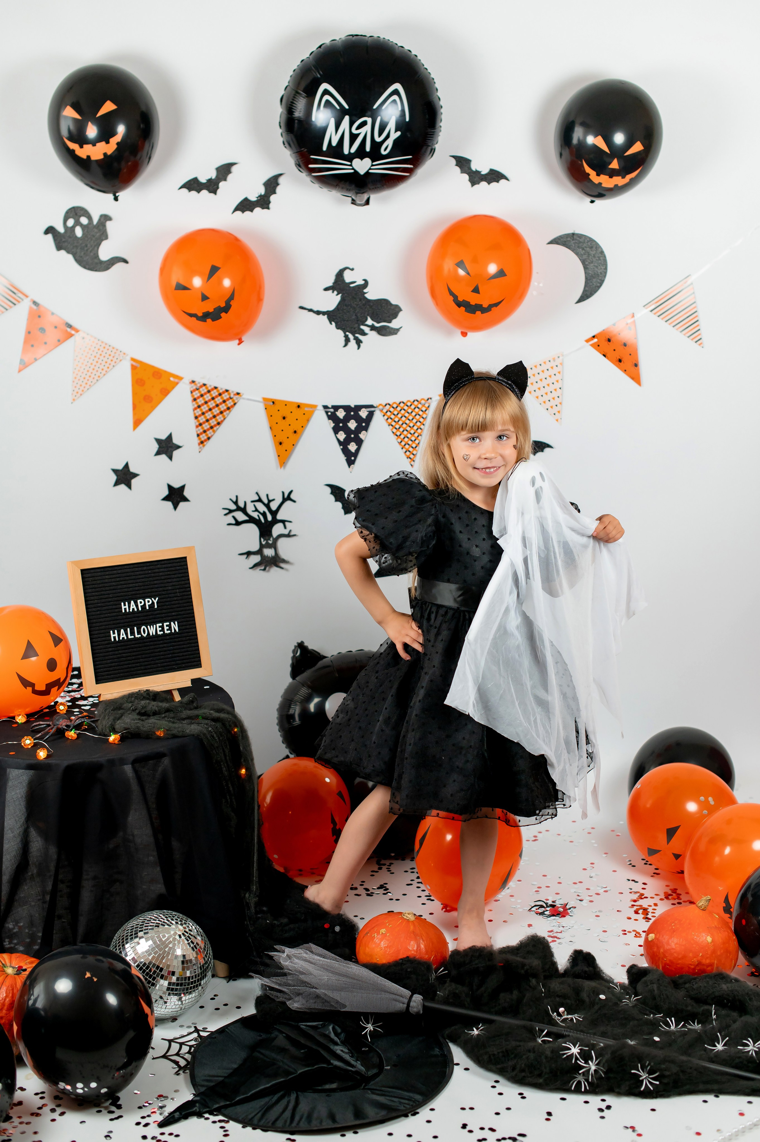 Halloween. Детский и семейный фотограф Эльмира Веселова. Детская фотостудия Мира. Фотосессия на годик