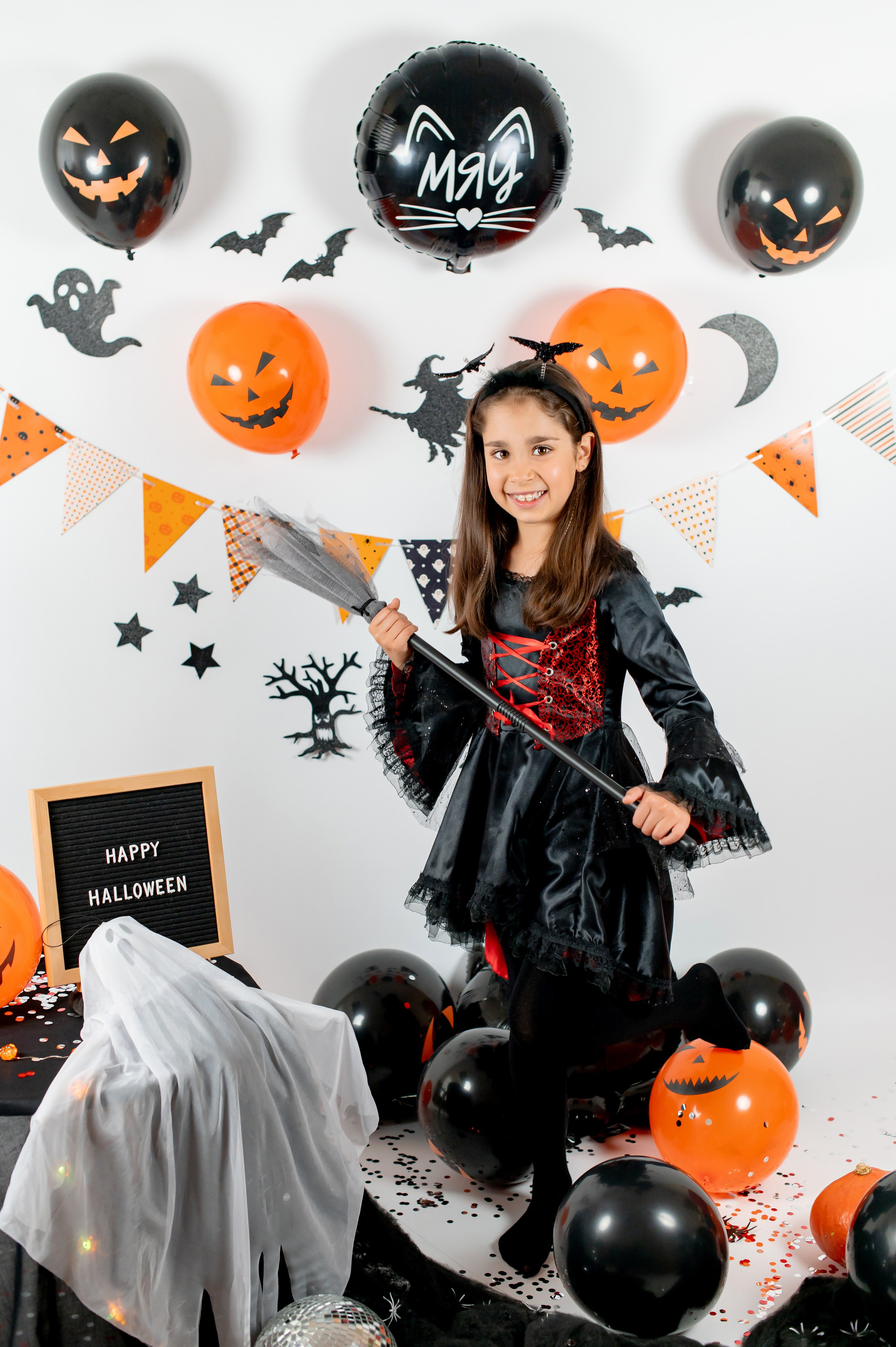 Halloween. Детский и семейный фотограф Эльмира Веселова. Детская фотостудия Мира. Фотосессия на годик