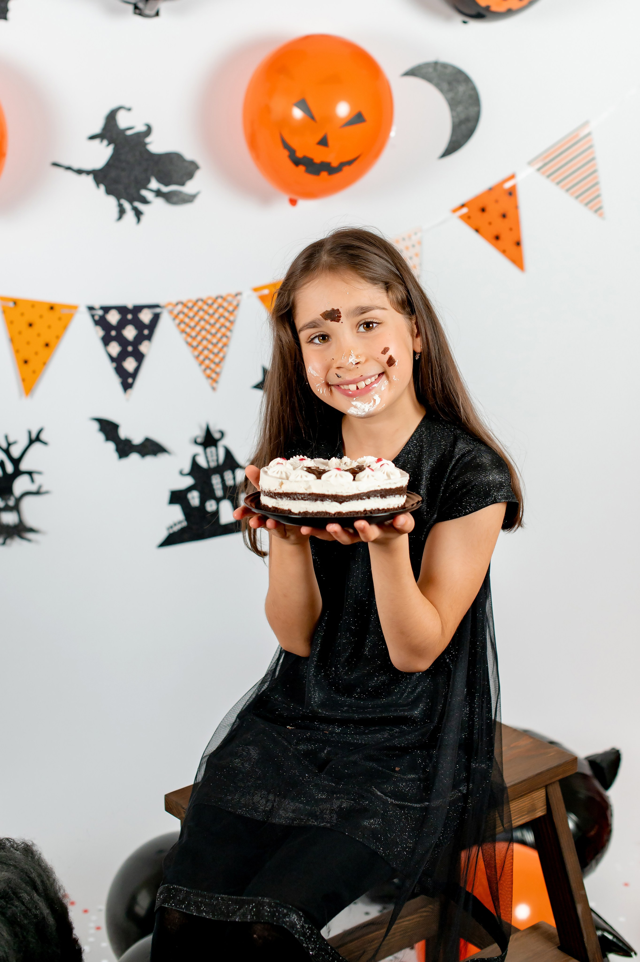 Halloween. Детский и семейный фотограф Эльмира Веселова. Детская фотостудия Мира. Фотосессия на годик