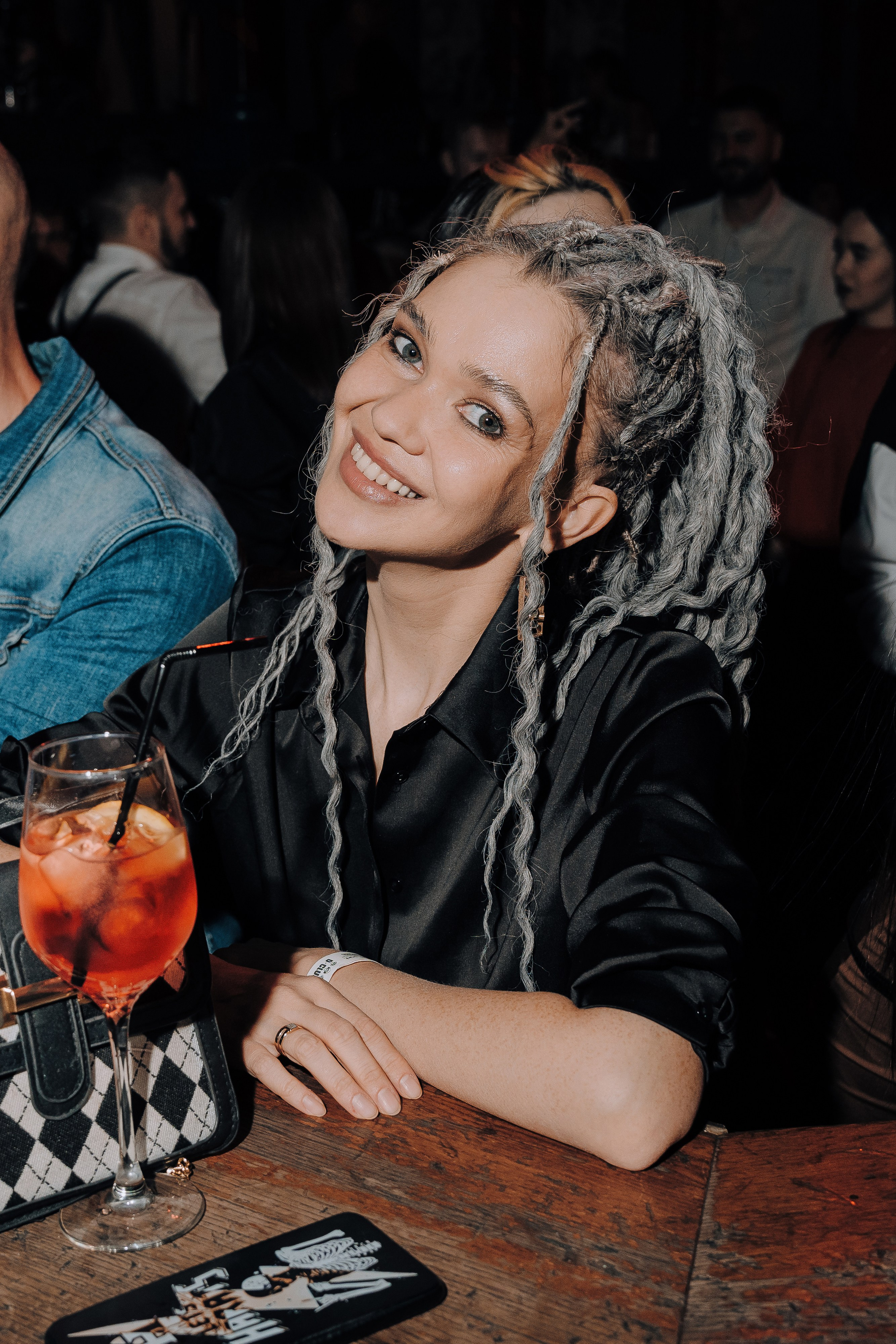 20 ЛЕТ МЕГАПОЛИС ЧЕЛЯБИНСК ХЕДЛАЙНЕР ЕЛКА. Репортажный фотограф Зуев Роман г. Челябинск