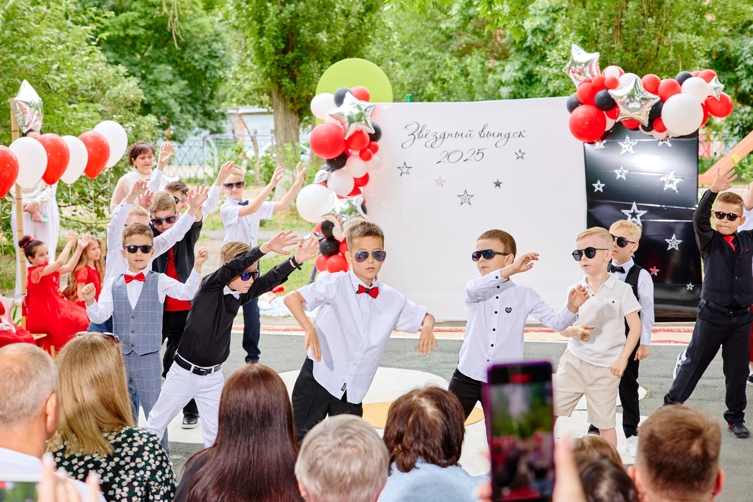 Выпускной 45 сад. Фотограф Выпускные альбомы Таганрог Сергей Коробченко