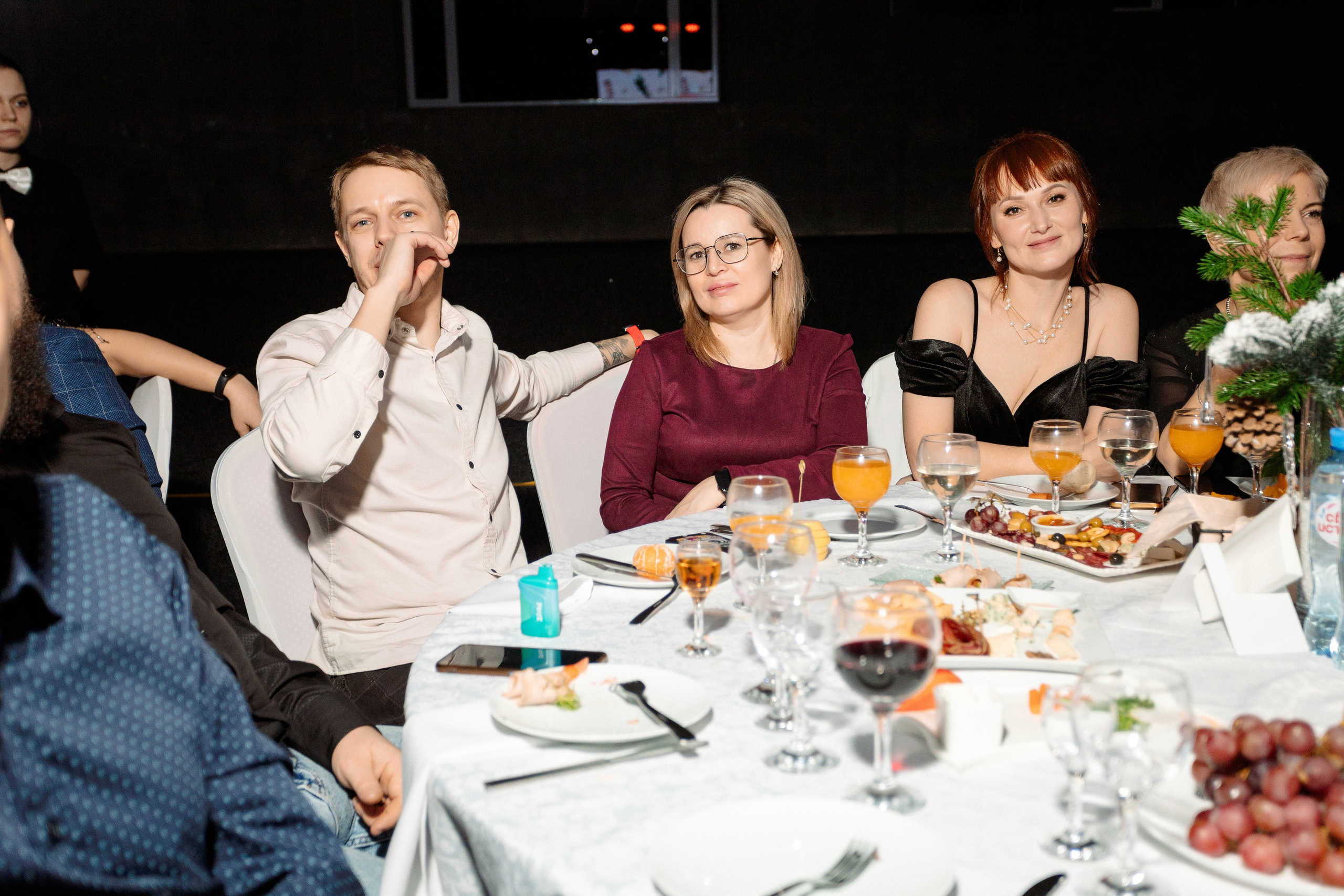 РЕПОРТАЖ: НОВЫЙ ГОД В ДК МЕТАЛЛУРГ. Профессиональный фотограф в Ижевске Леша Петров