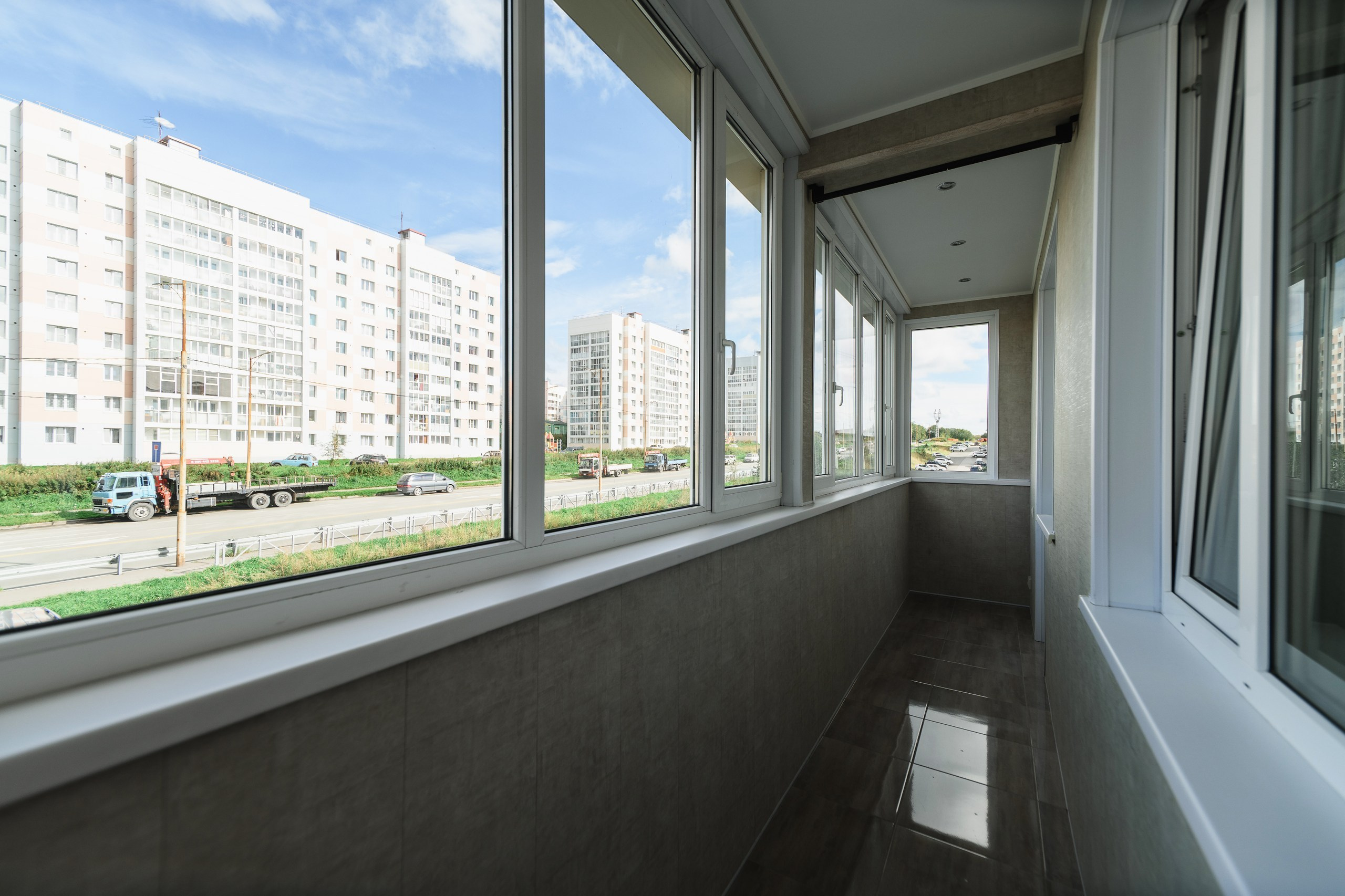 Фотосъемка интерьера квартиры в Петропавловске-Камчатском. Профессиональная съемка дизайна интерьера в Петропавловске-Камчатском. Интерьерная фотосъемка квартиры с видом на Авачинскую бухту. Создание уютного и стильного каталога изображений жилого пространства. Стоимость услуг по фотосъемке интерьера в Петропавловске-Камчатском.