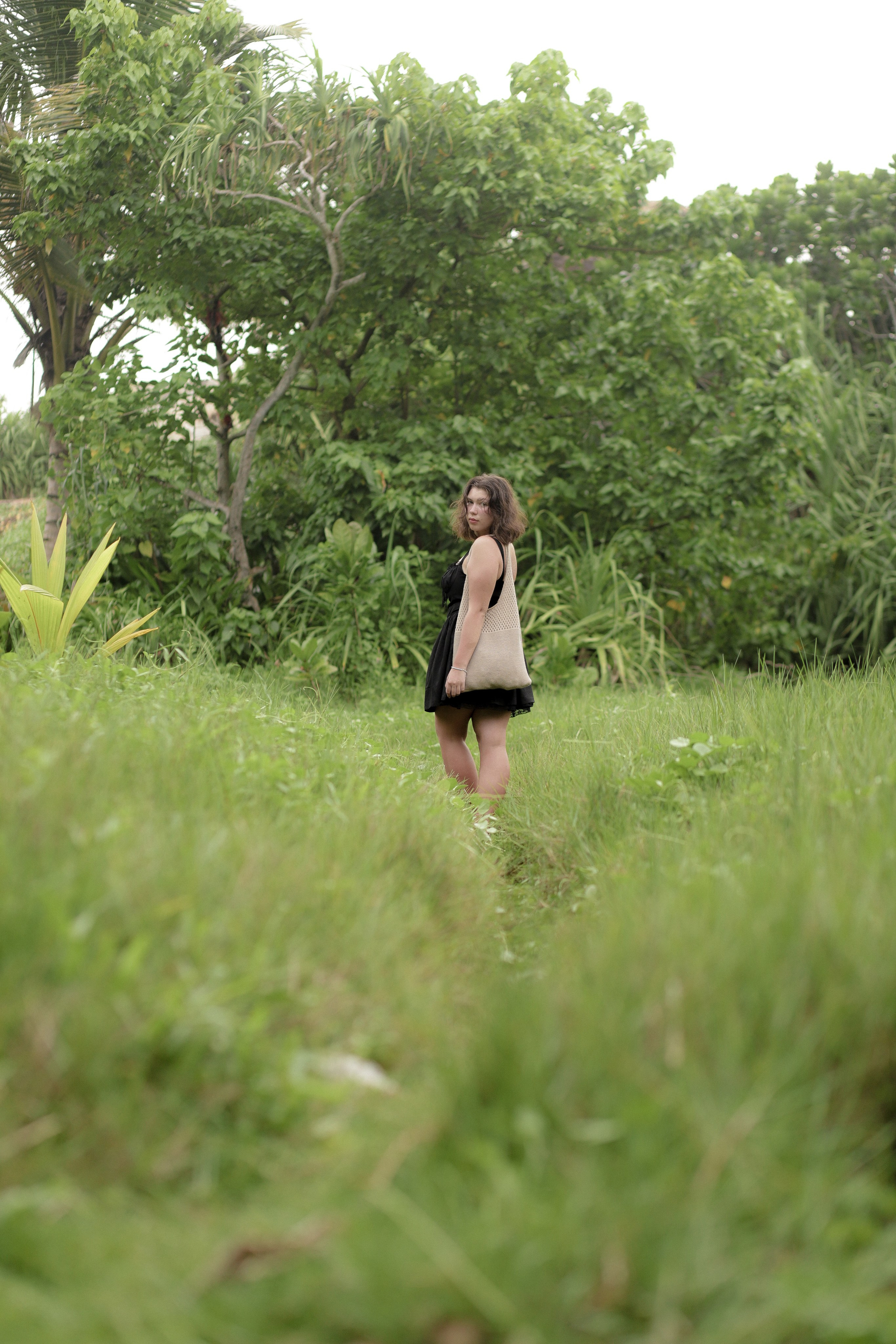 Фотосессия в Хиккадуве: романтичные кадры среди камней и волн. Фотограф на Шри-Ланке